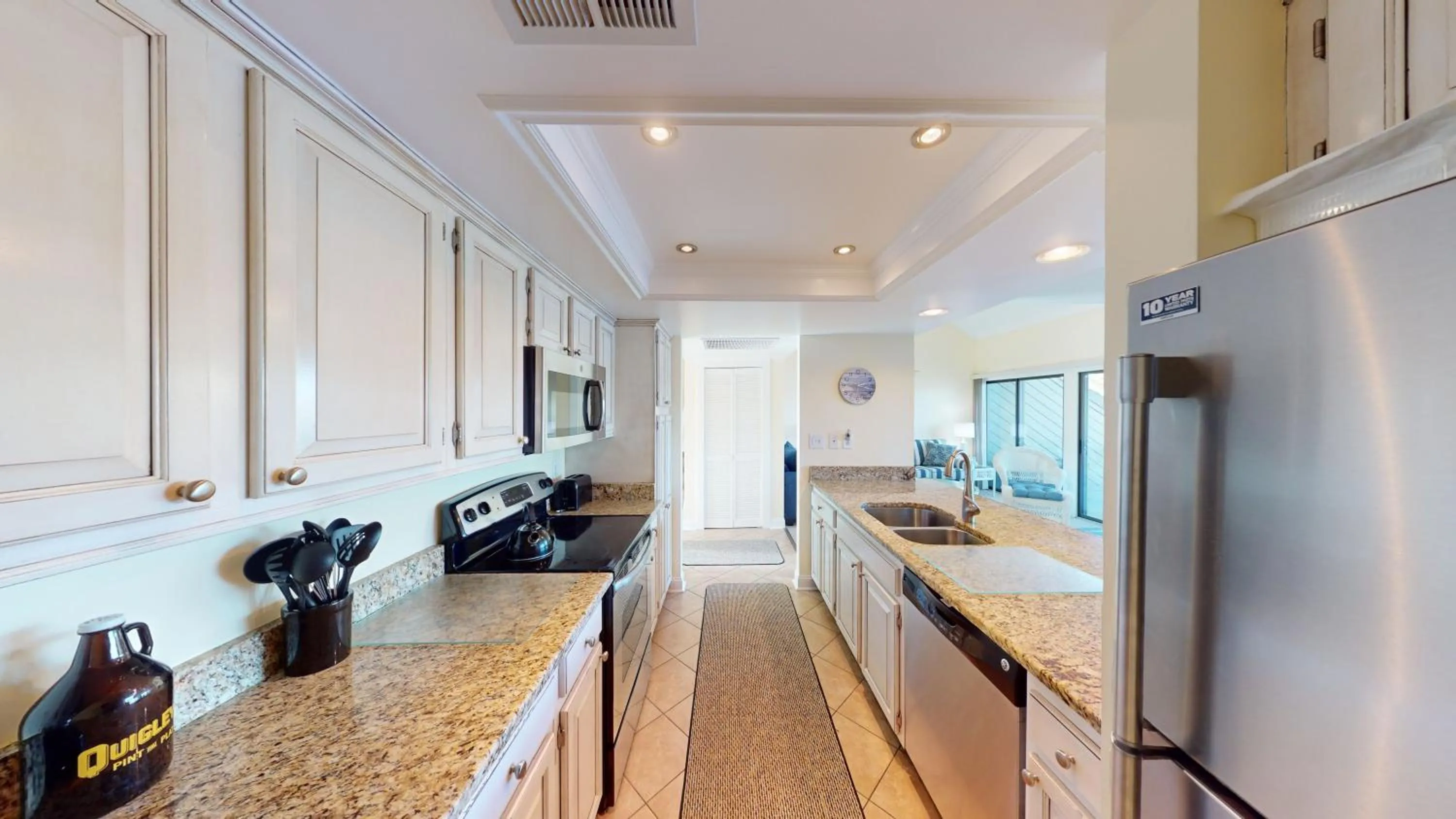 Kitchen or kitchenette in Litchfield Beach & Golf Resort