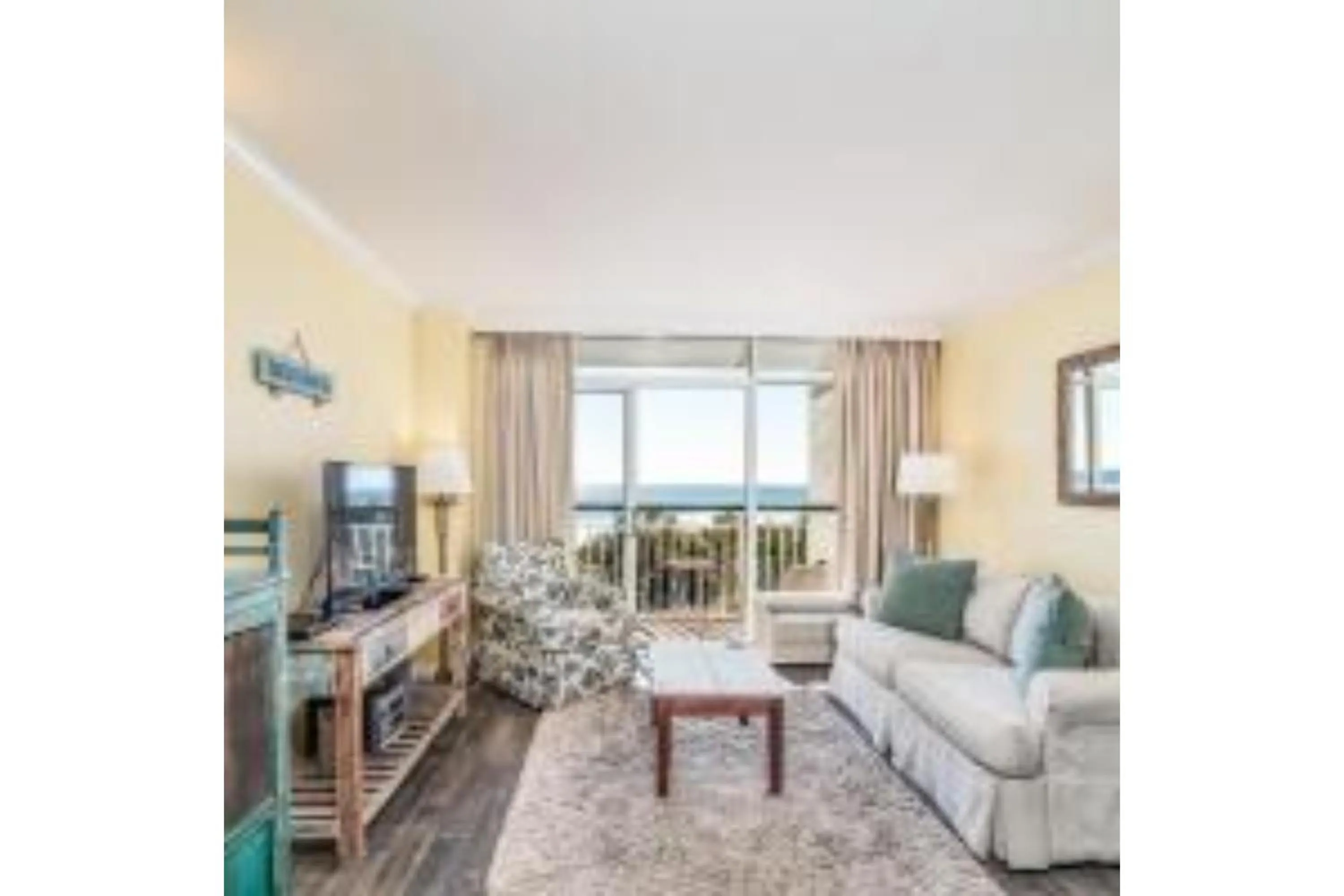 Living room in Litchfield Beach & Golf Resort