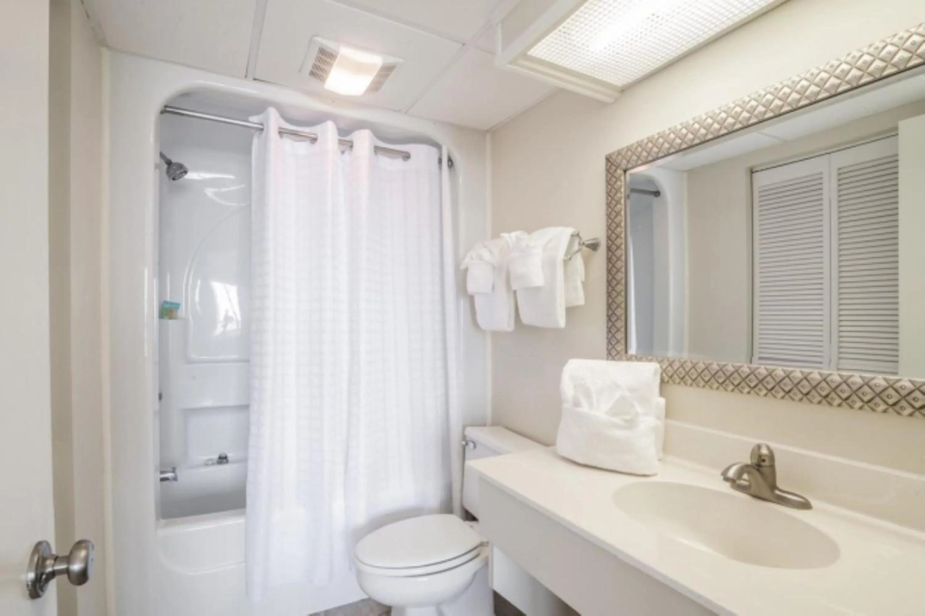 Bathroom in Litchfield Beach & Golf Resort