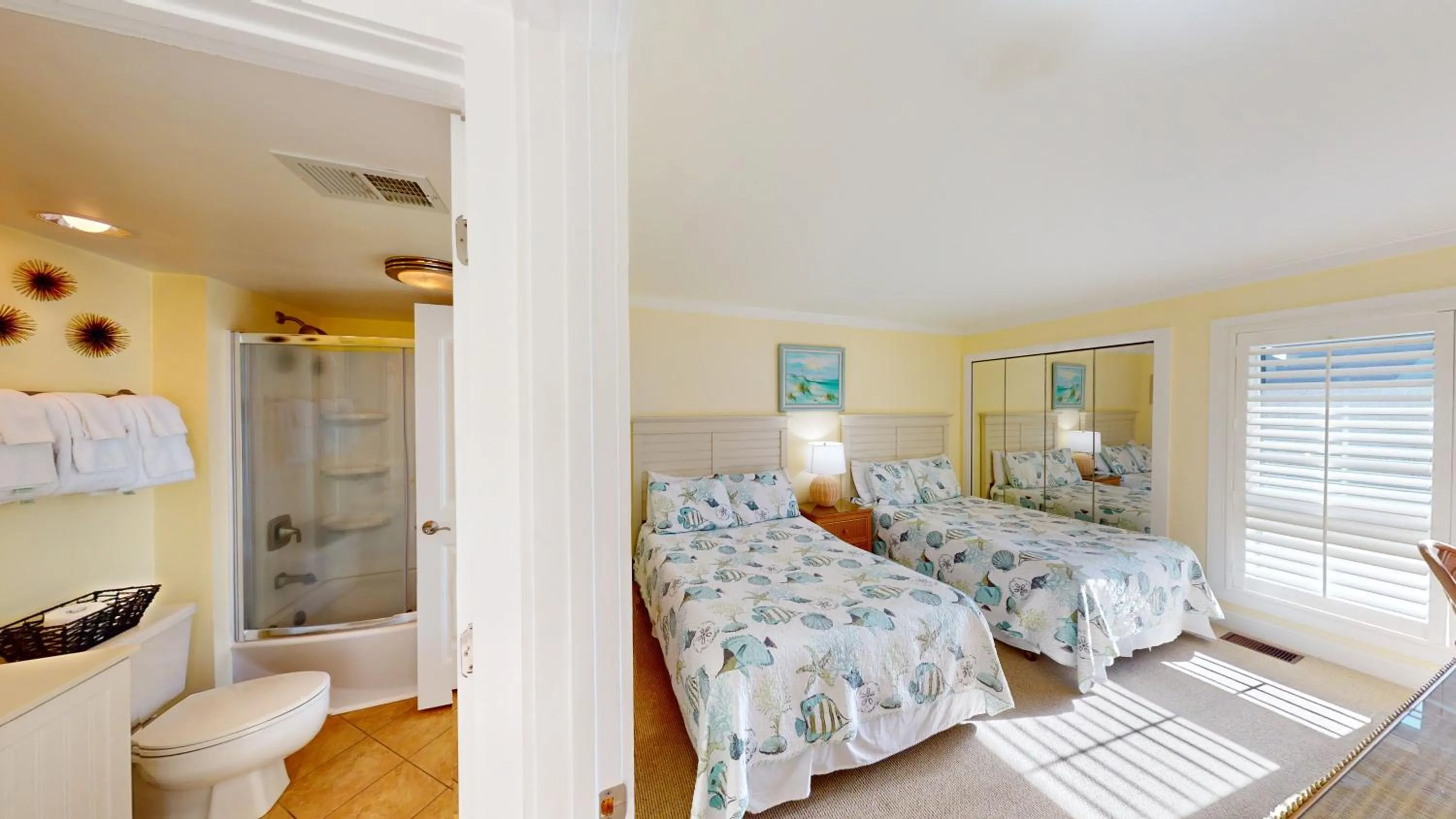 Bedroom, Bed in Litchfield Beach & Golf Resort