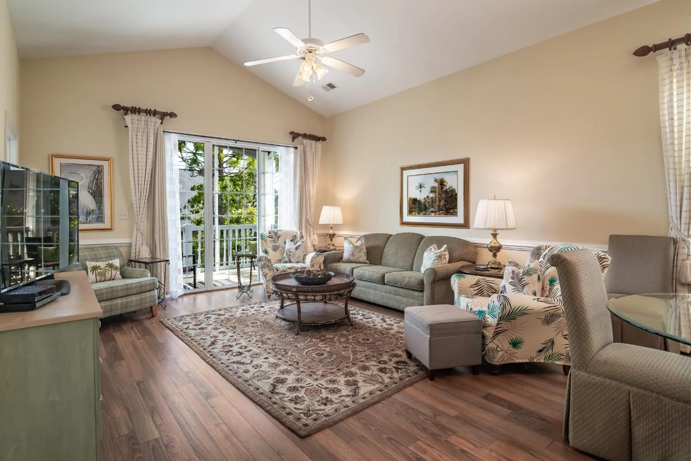 Living room in Litchfield Beach & Golf Resort