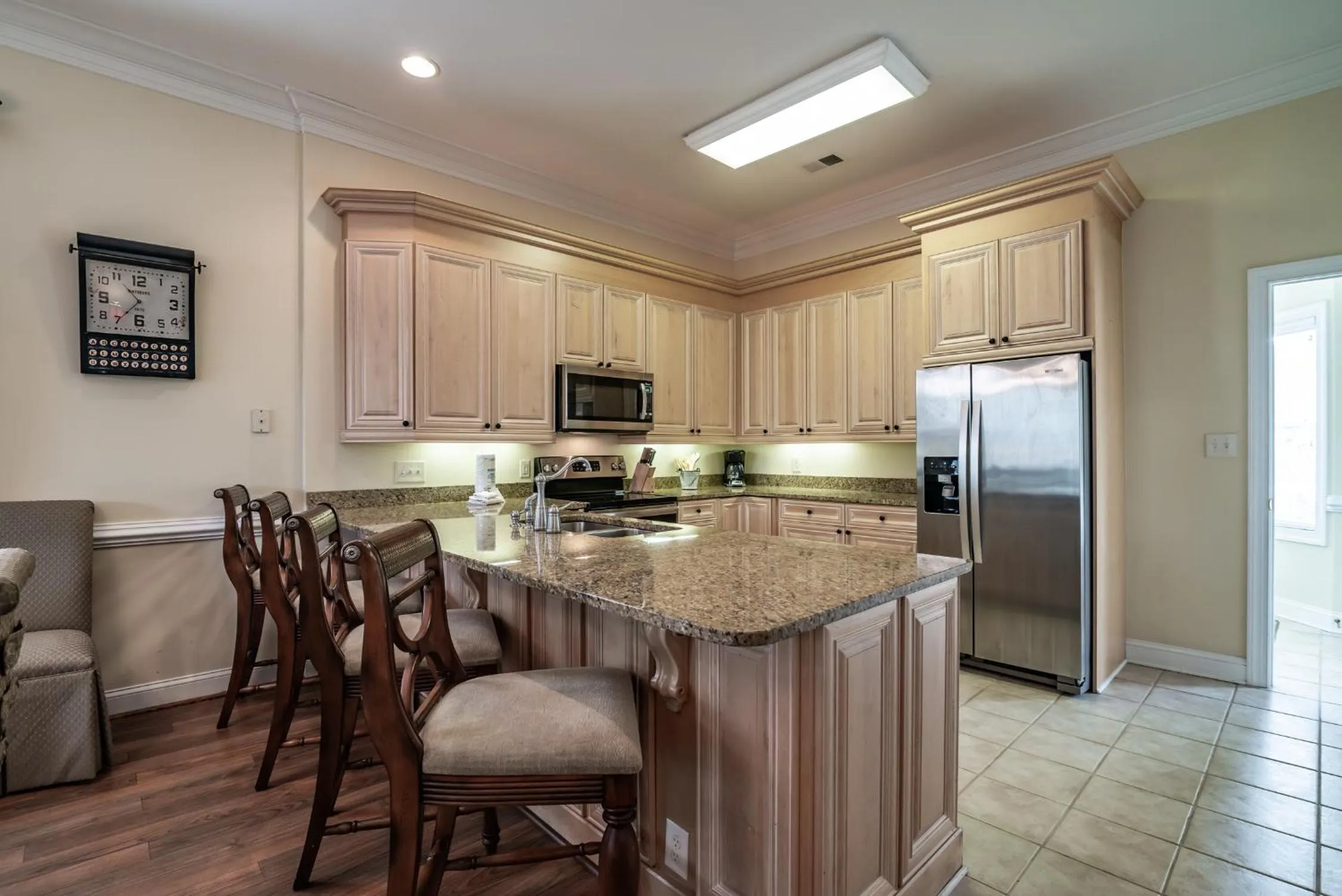 Dining area in Litchfield Beach & Golf Resort