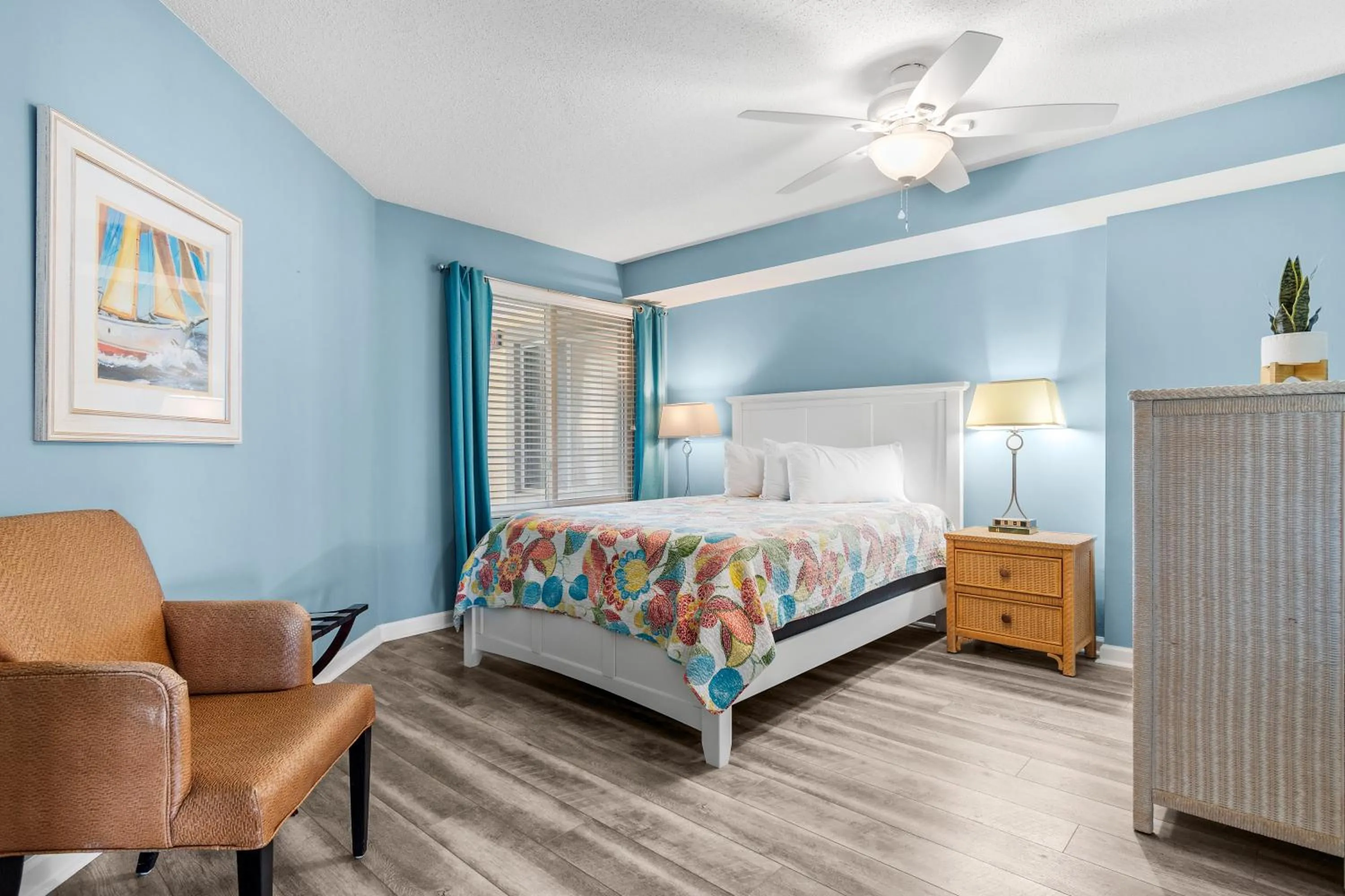 Bedroom, Bed in Litchfield Beach & Golf Resort