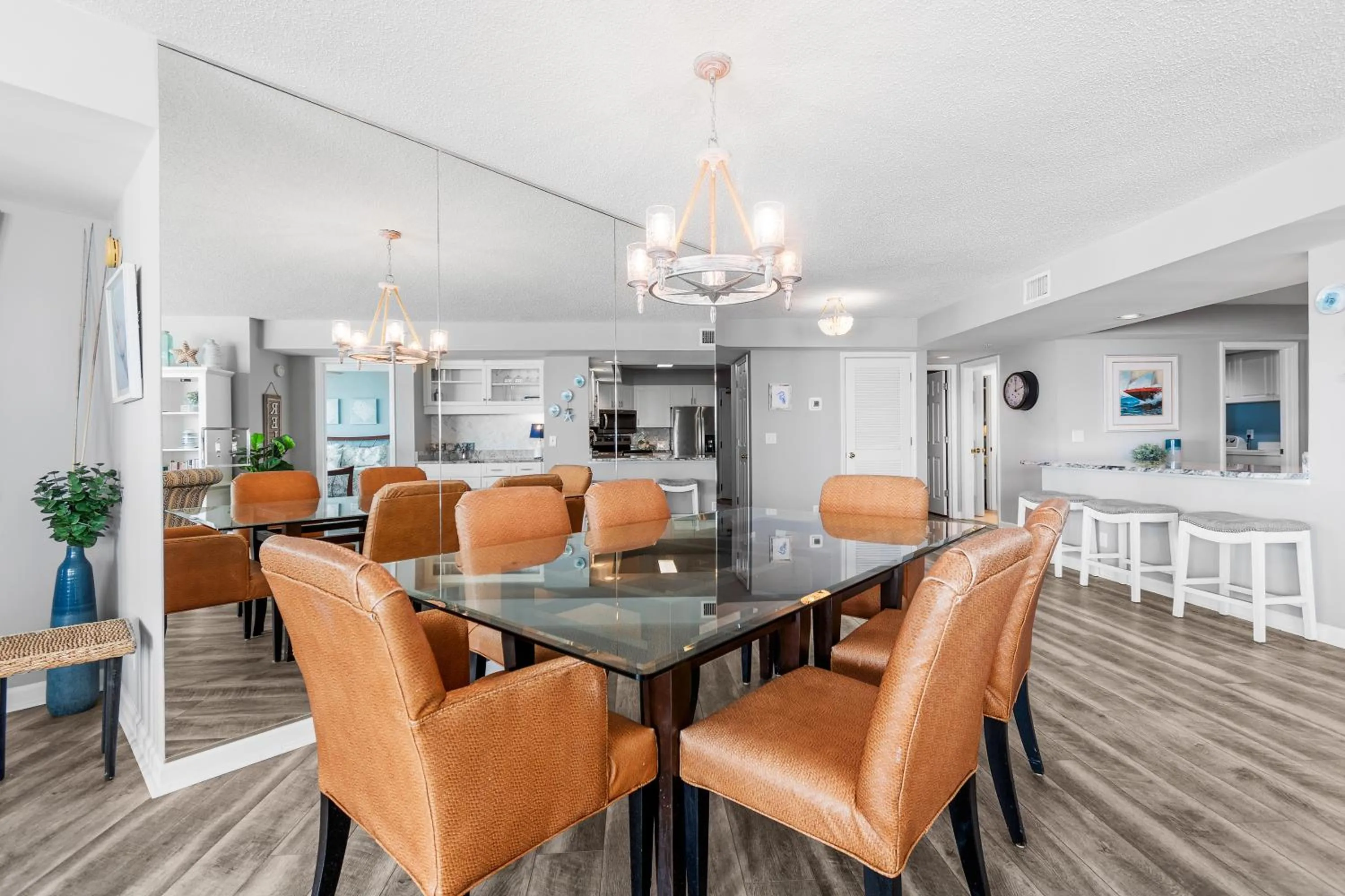 Dining area in Litchfield Beach & Golf Resort