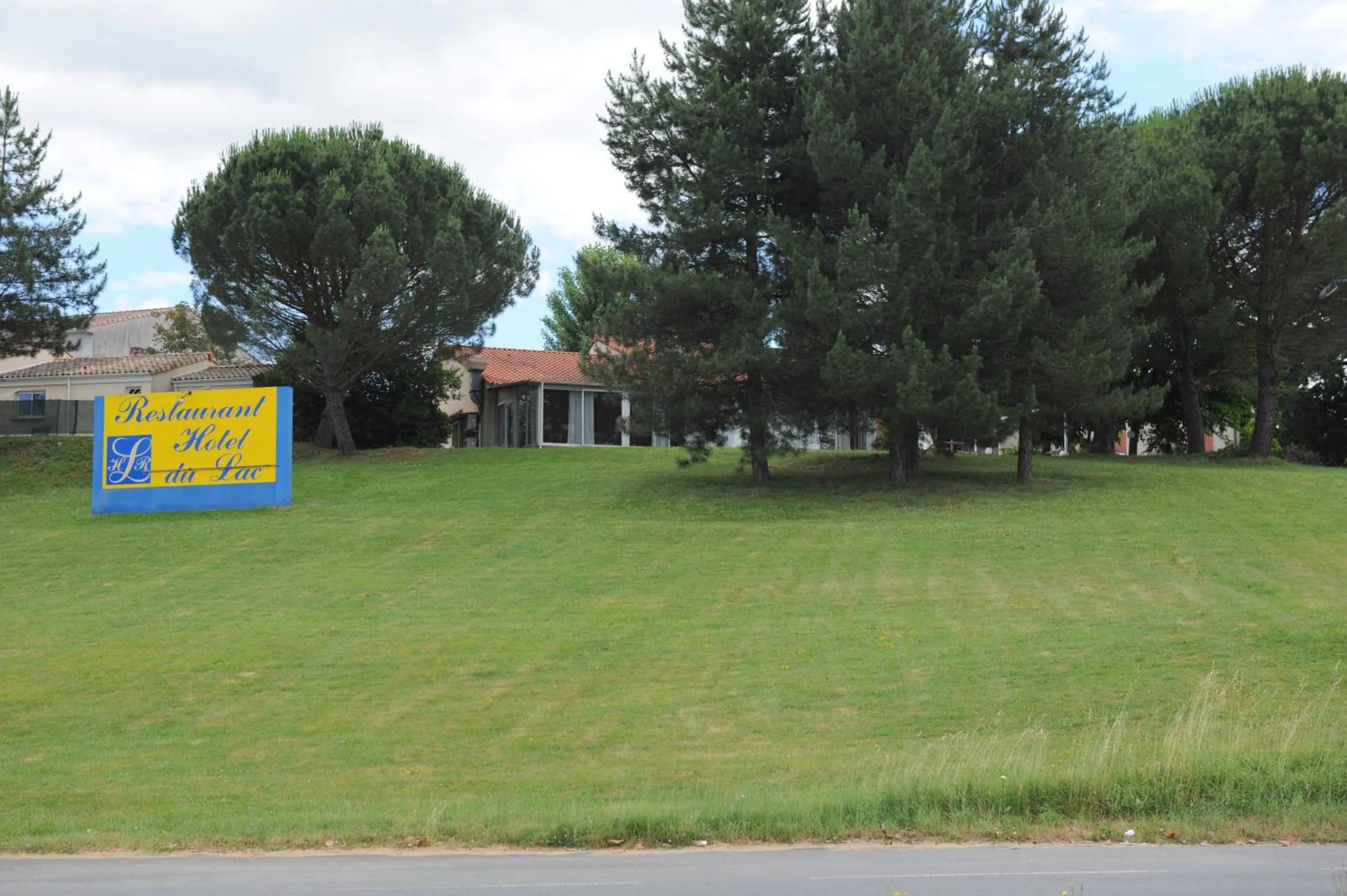 Garden in Hôtel Restaurant du Lac