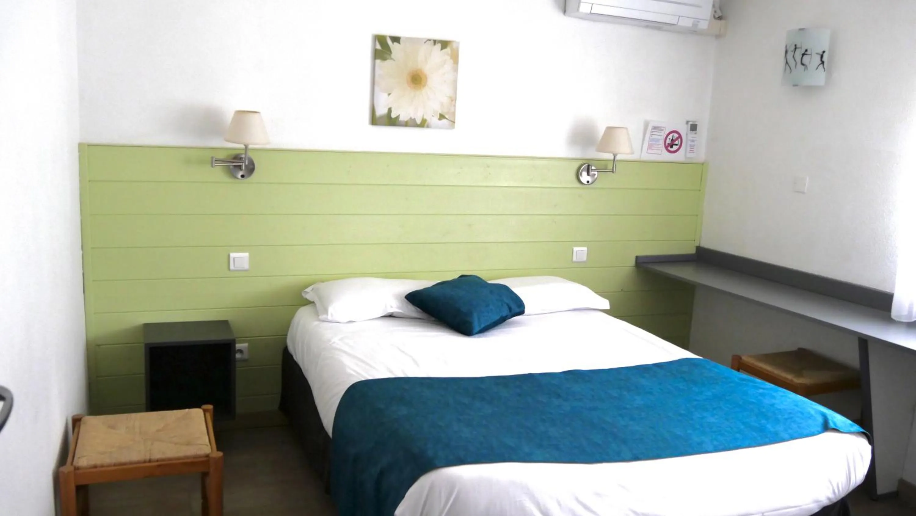 Bed in Hôtel Restaurant du Lac