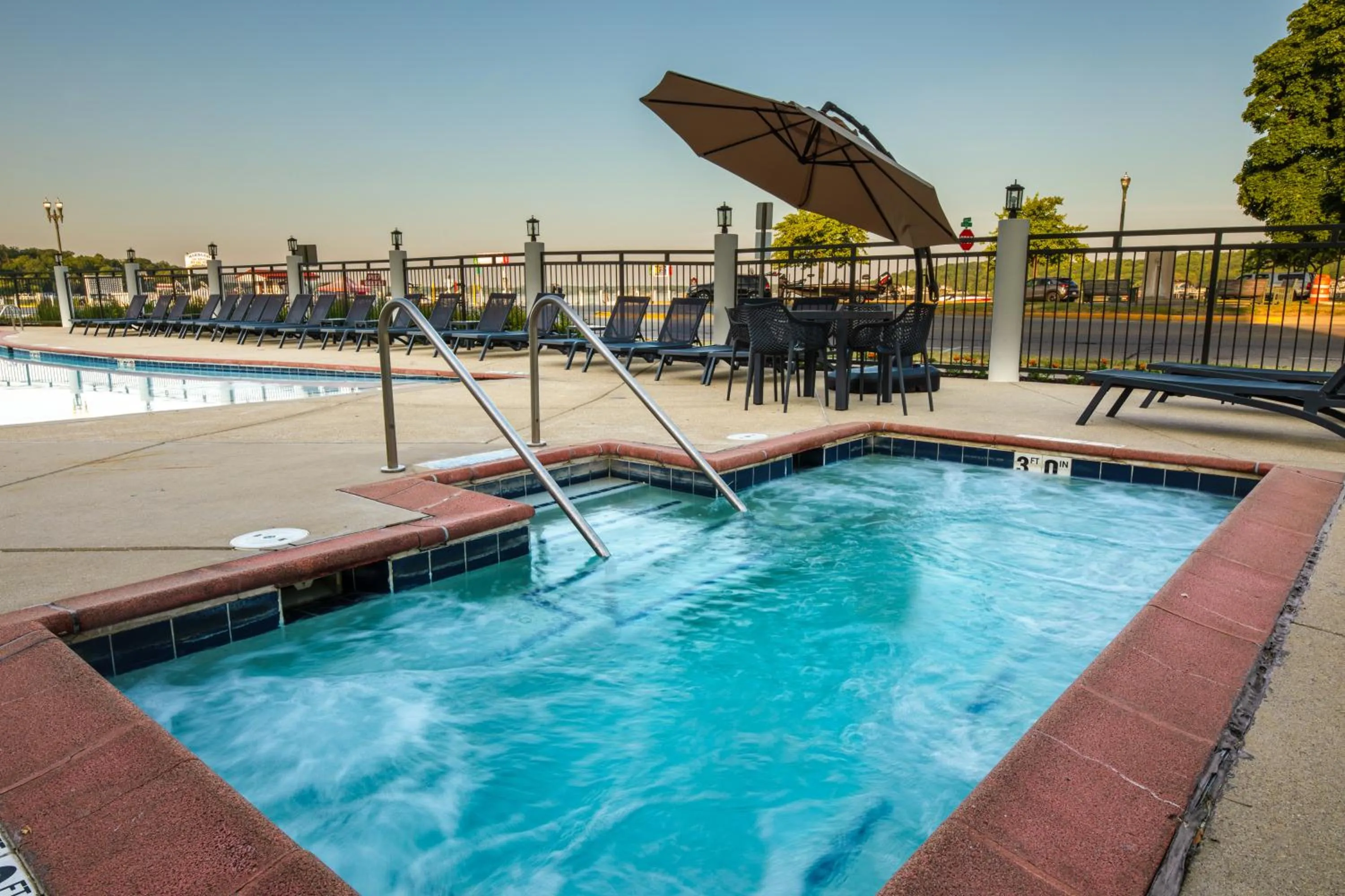 Hot Tub in Harbor Shores on Lake Geneva