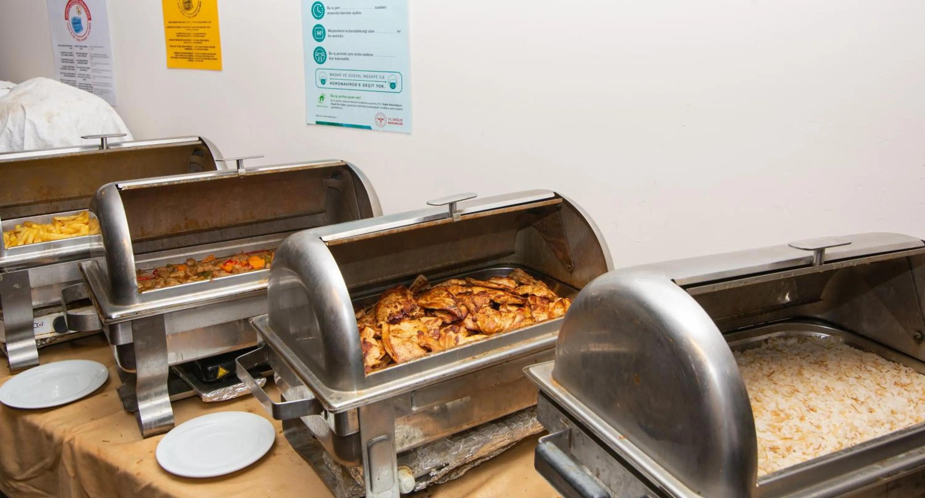 Restaurant/places to eat in Ponz Hotel