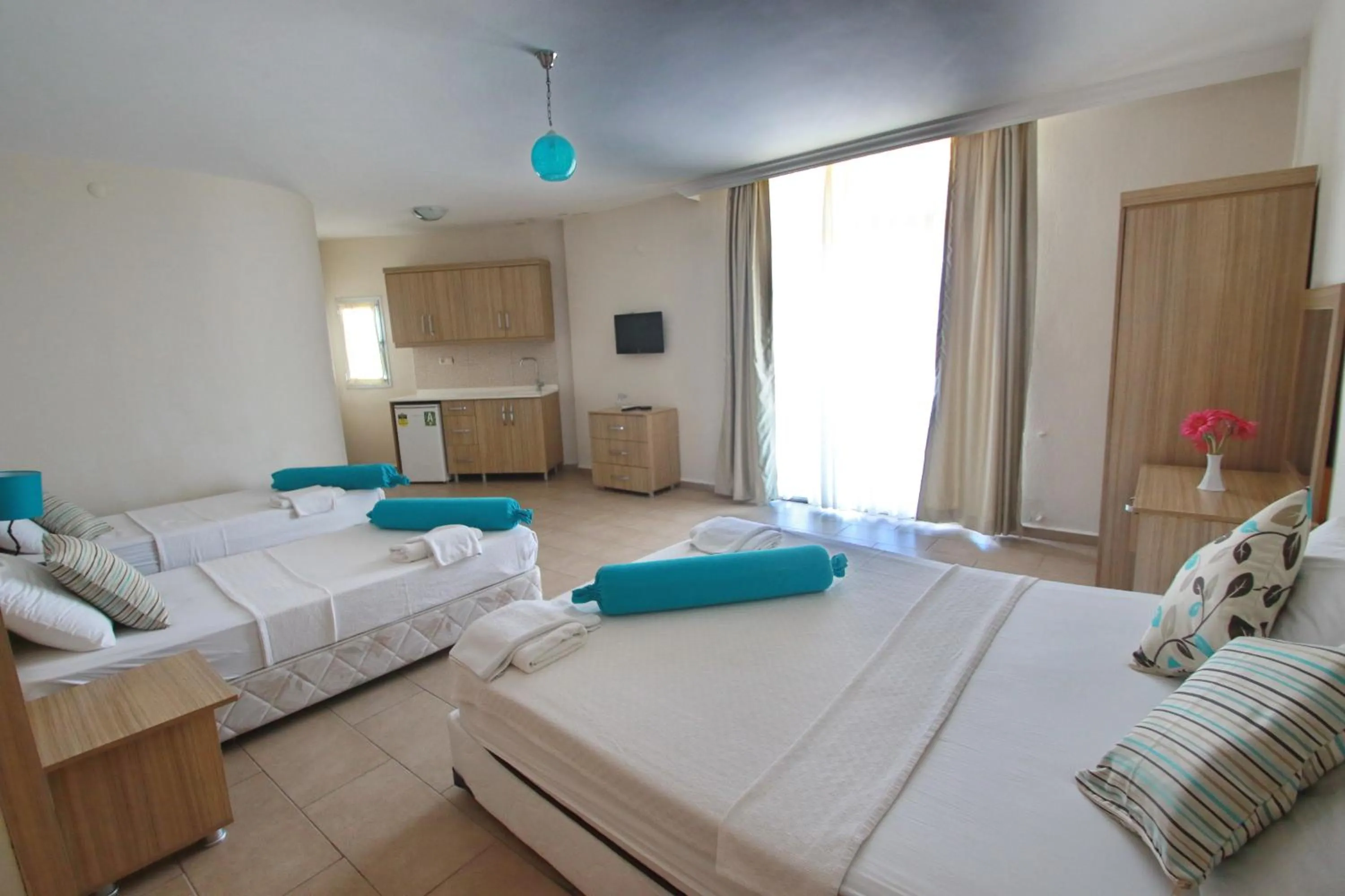 Photo of the whole room, Bed in Ponz Hotel