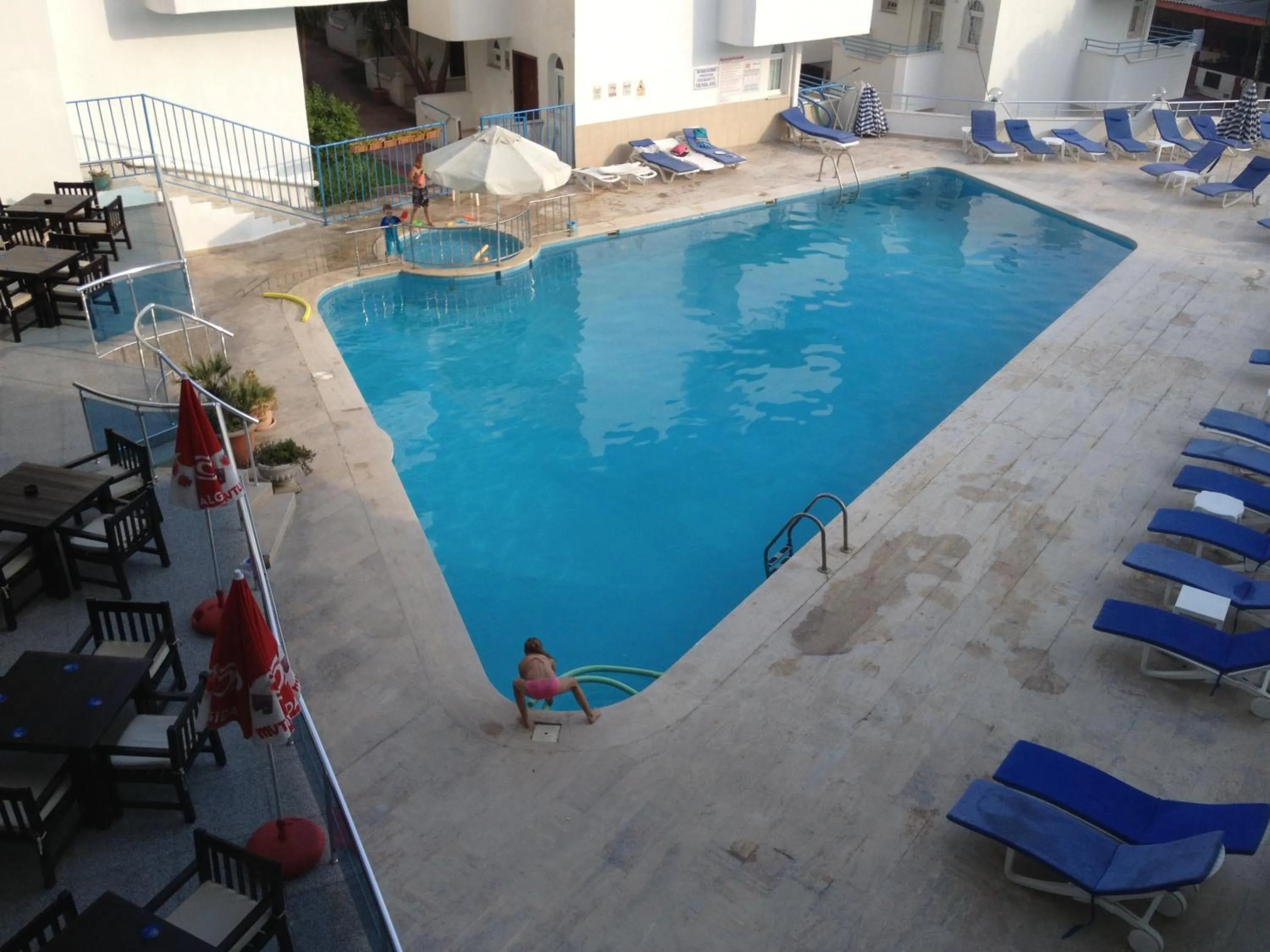 Swimming pool in Ponz Hotel