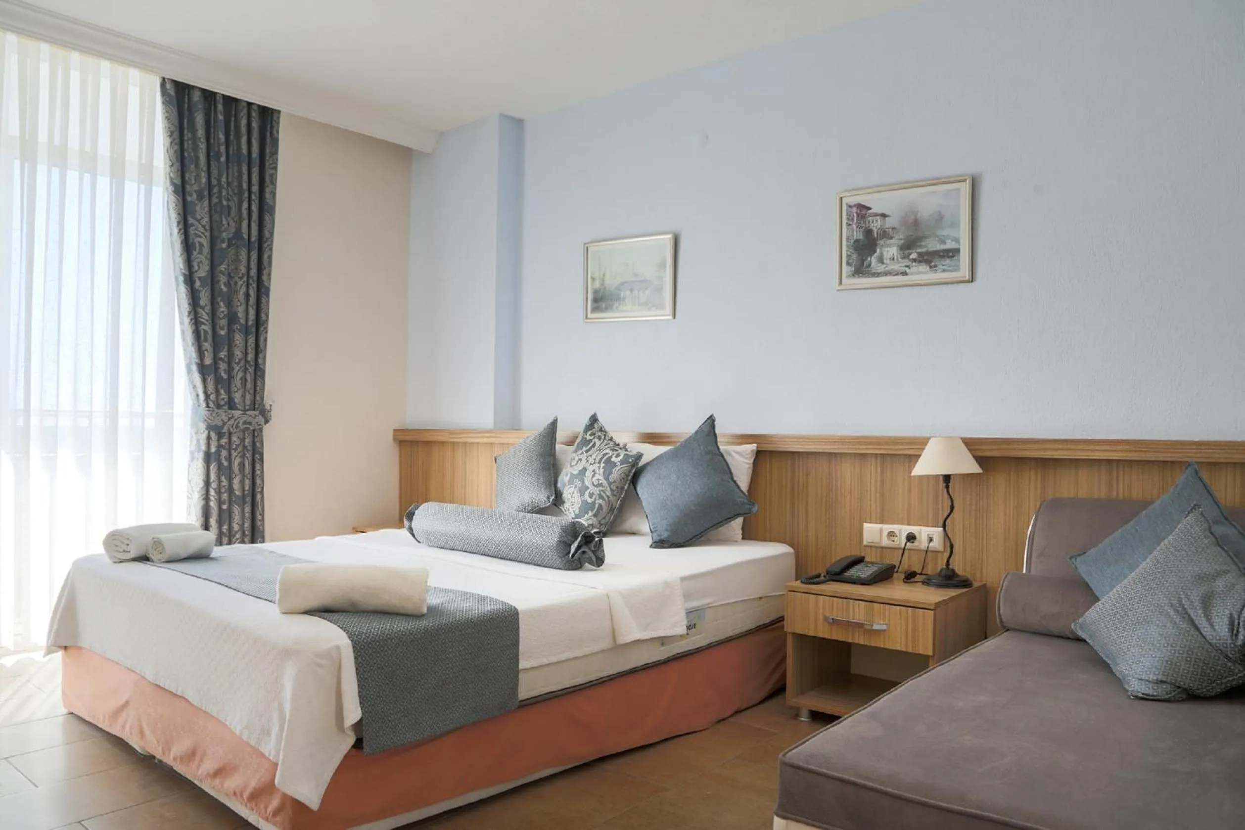 bunk bed, Bed in Ponz Hotel