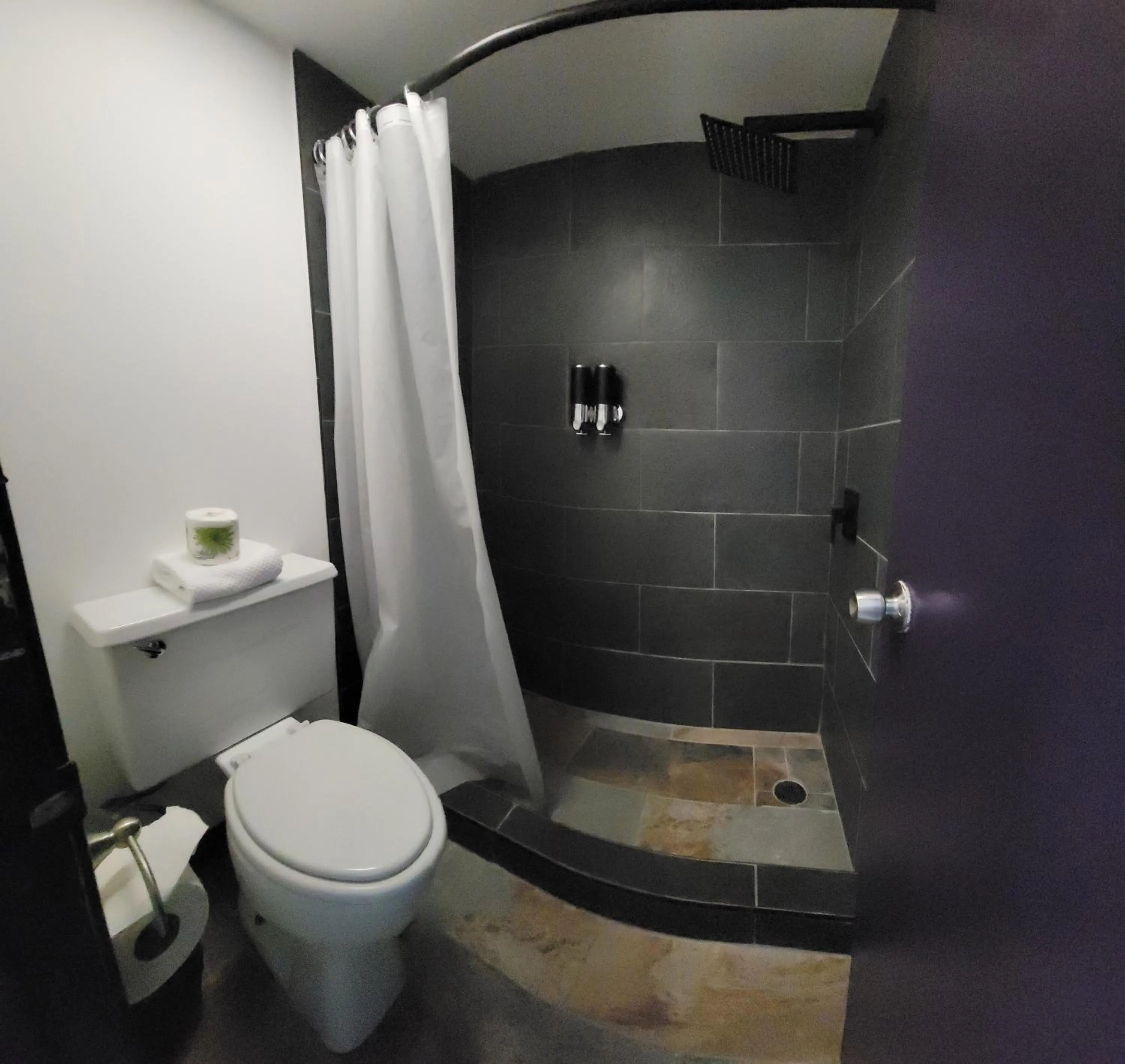 Bathroom in Newburgh Inn