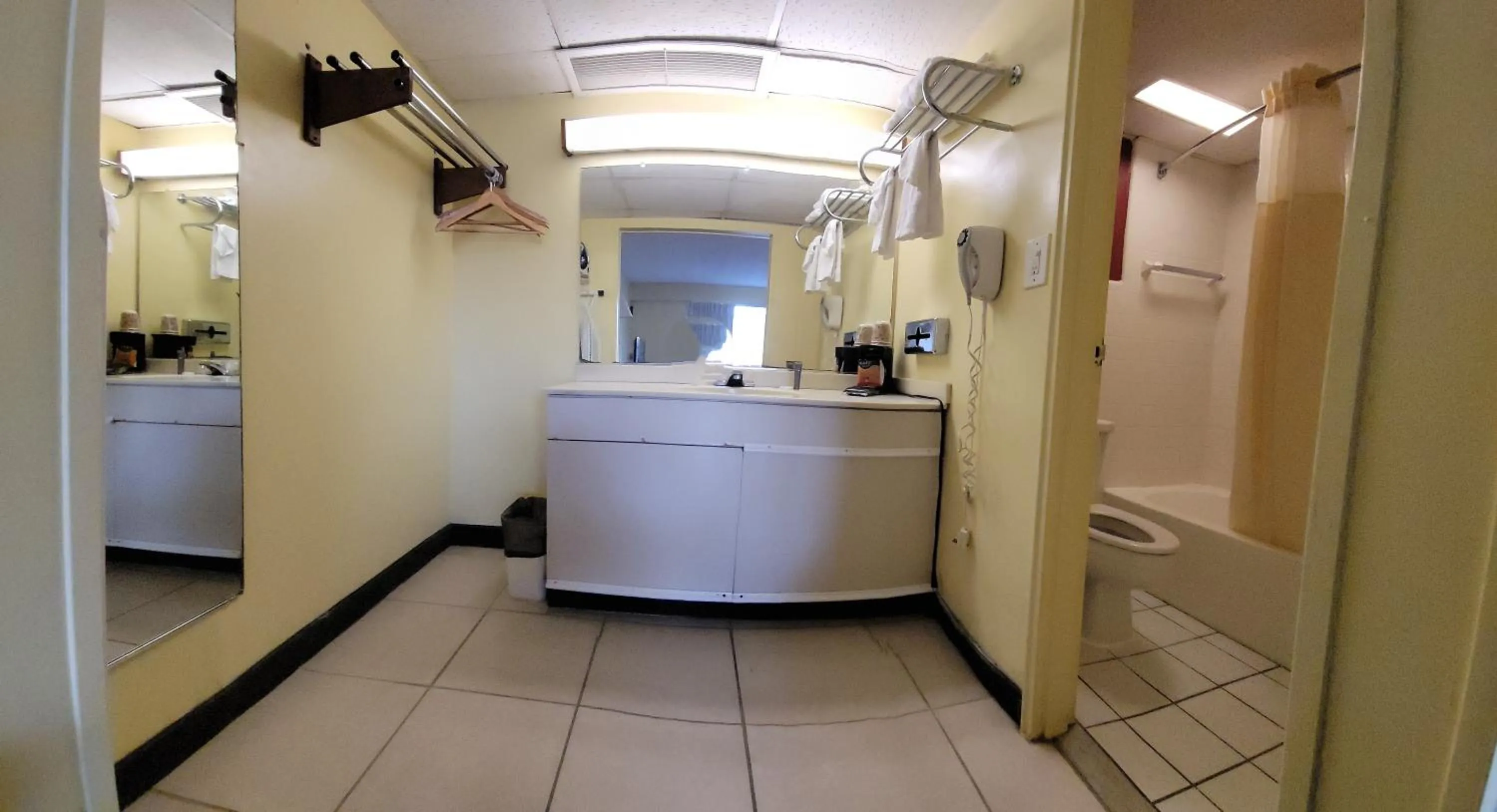 Bathroom in Newburgh Inn