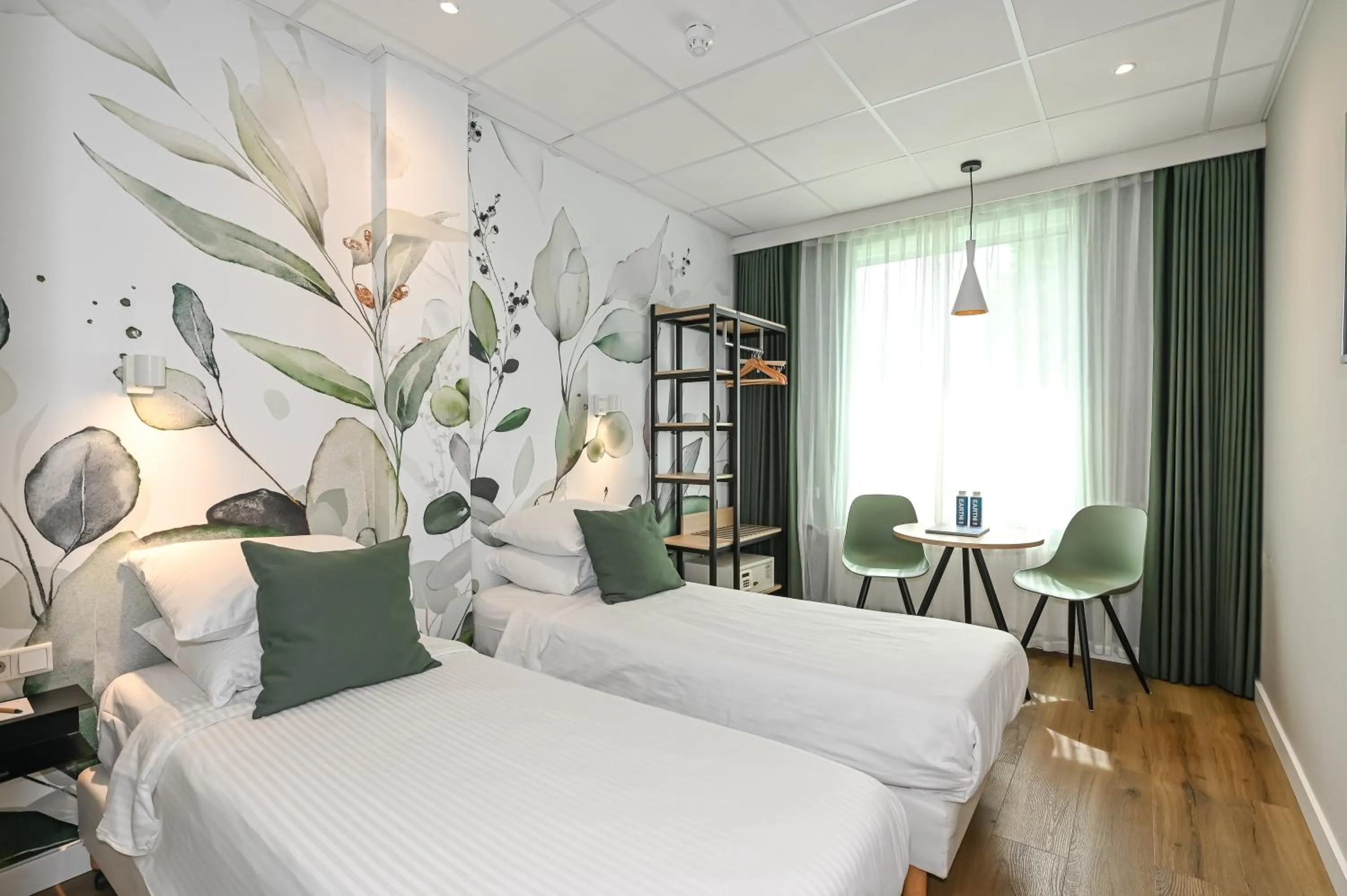 Bed in Court Garden Hotel