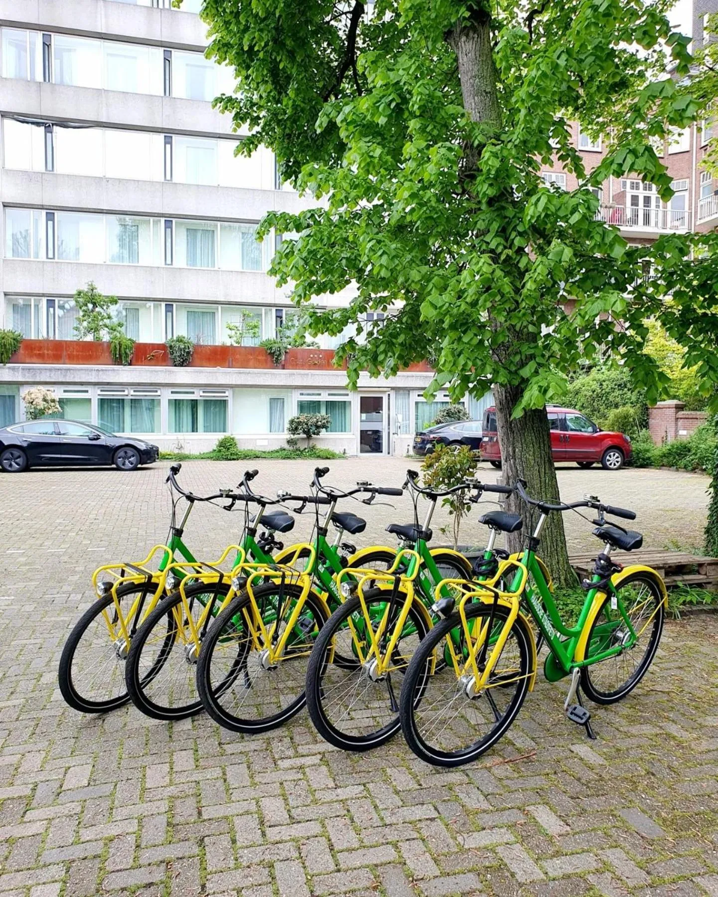 Facade/entrance in Court Garden Hotel