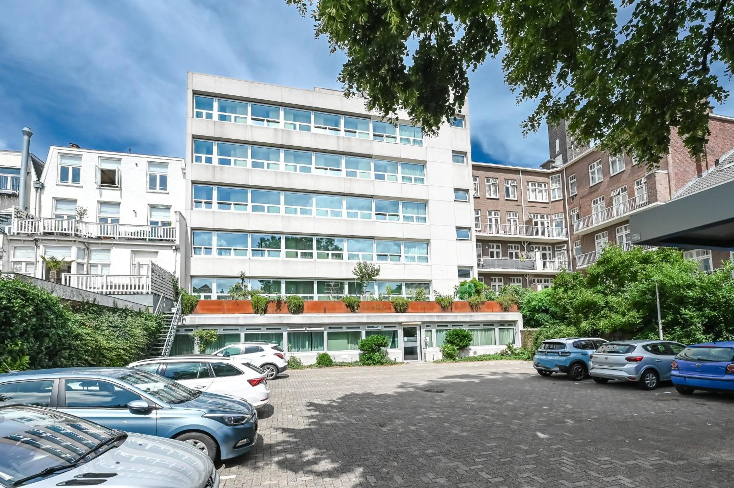 Property building in Court Garden Hotel