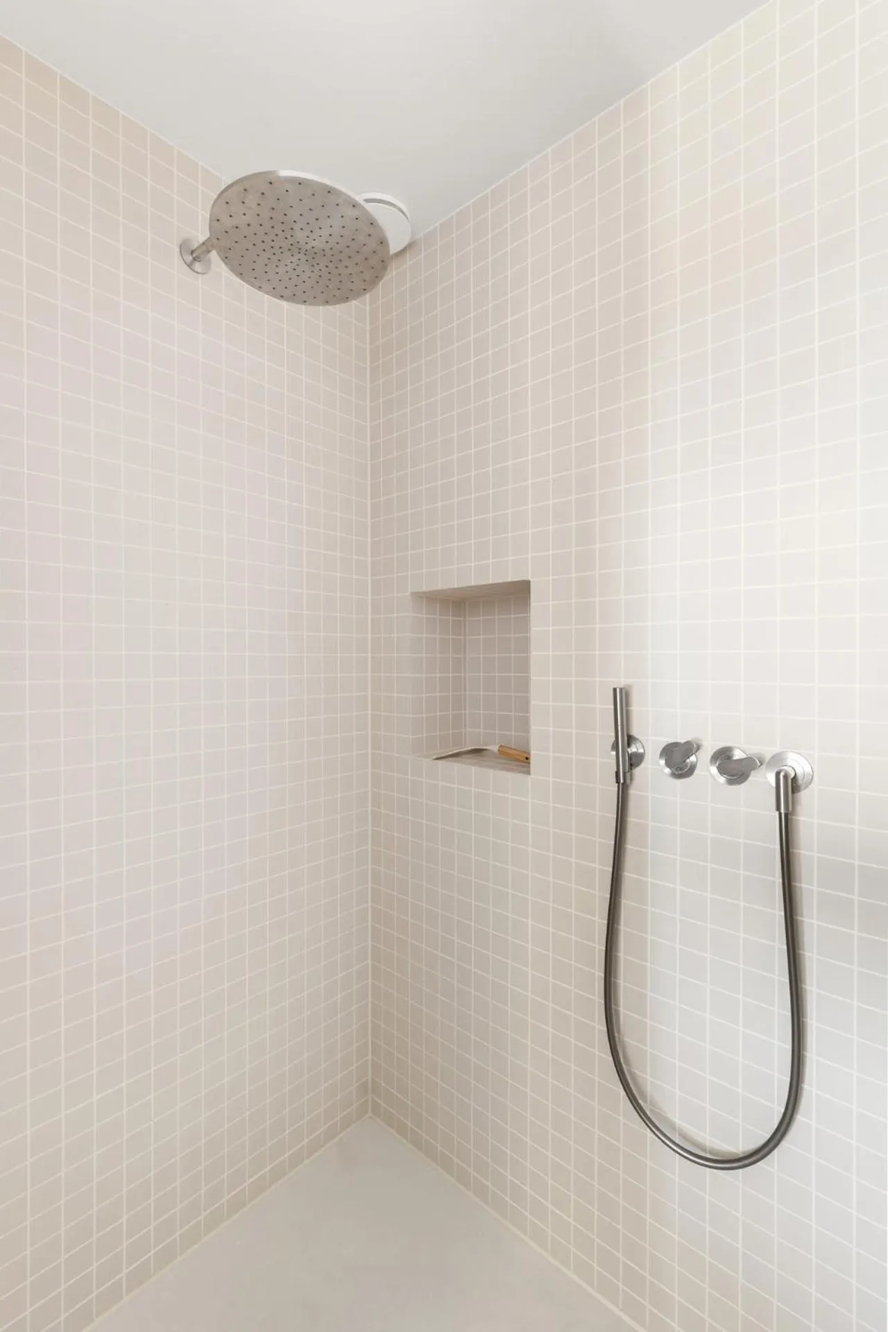 Shower in Duinhotel Tien Torens