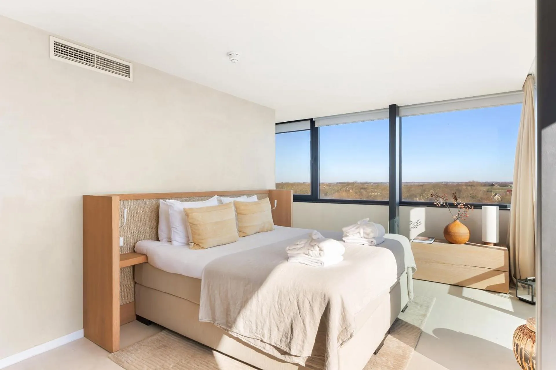 Bedroom, Bed in Duinhotel Tien Torens