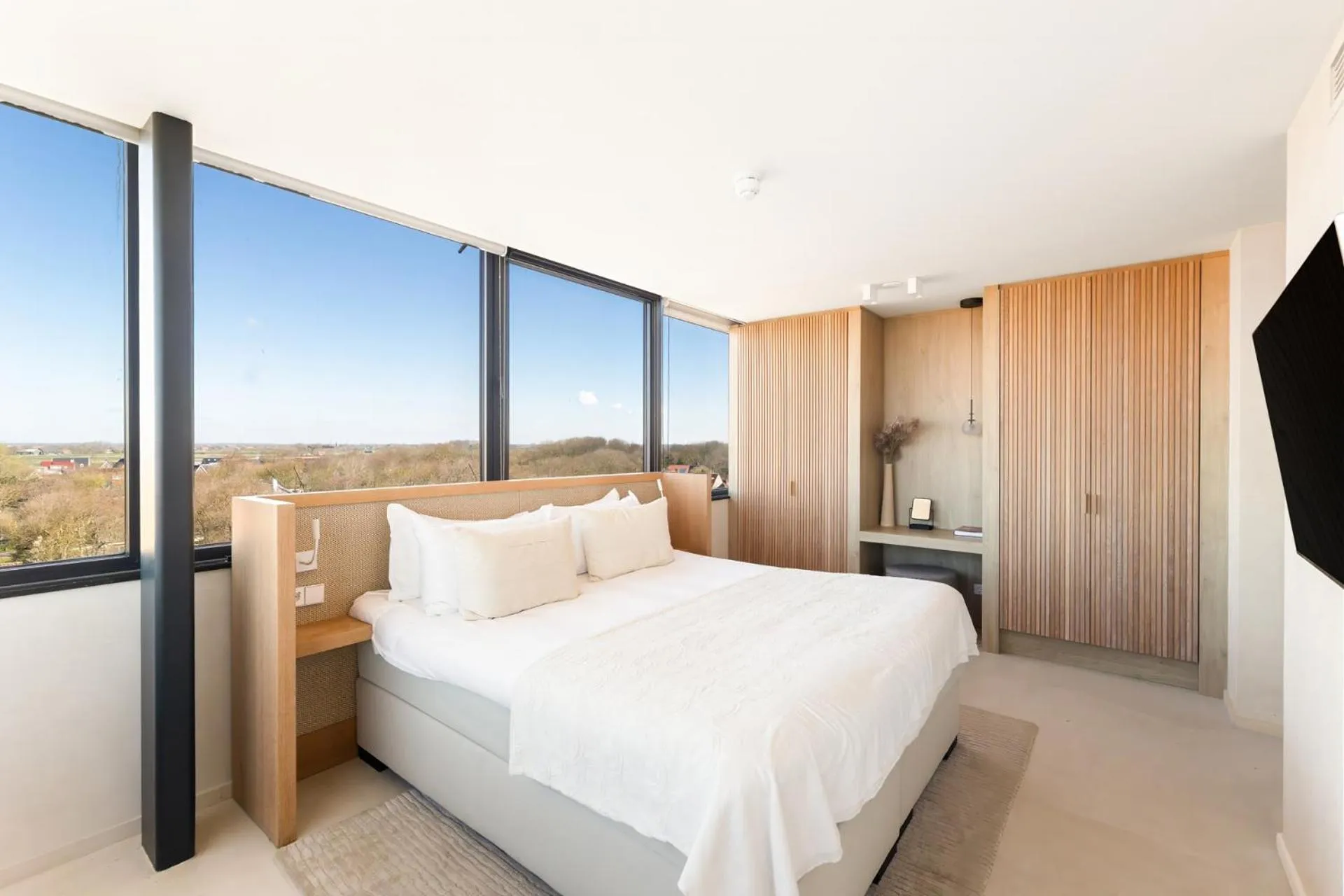 Bedroom, Bed in Duinhotel Tien Torens