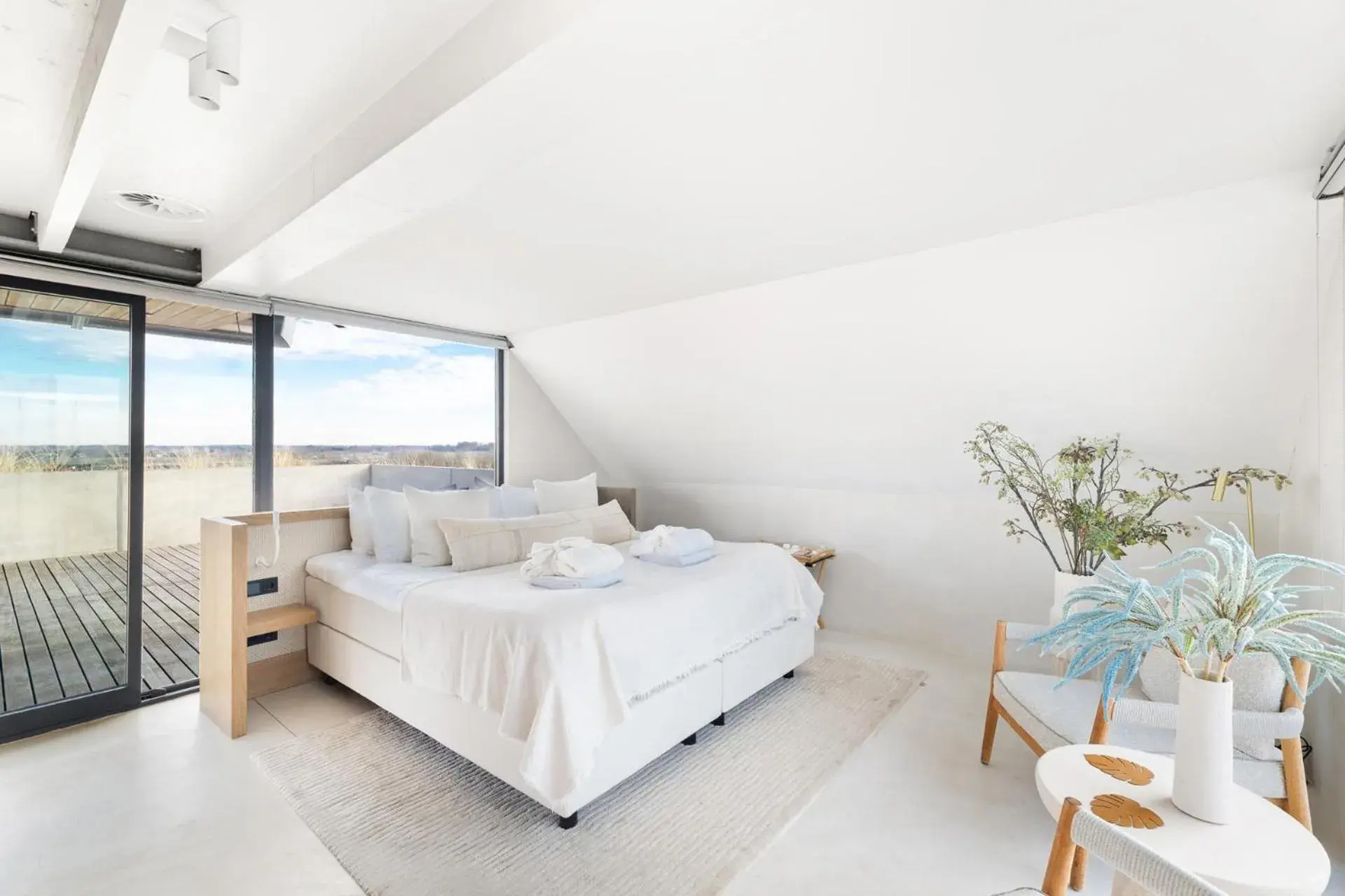 Top Royal Suite Seaview - single occupancy - no pets allowed in Duinhotel Tien Torens Top Royal Suite Seaview - single occupancy - no pets allowed in Duinhotel Tien Torens