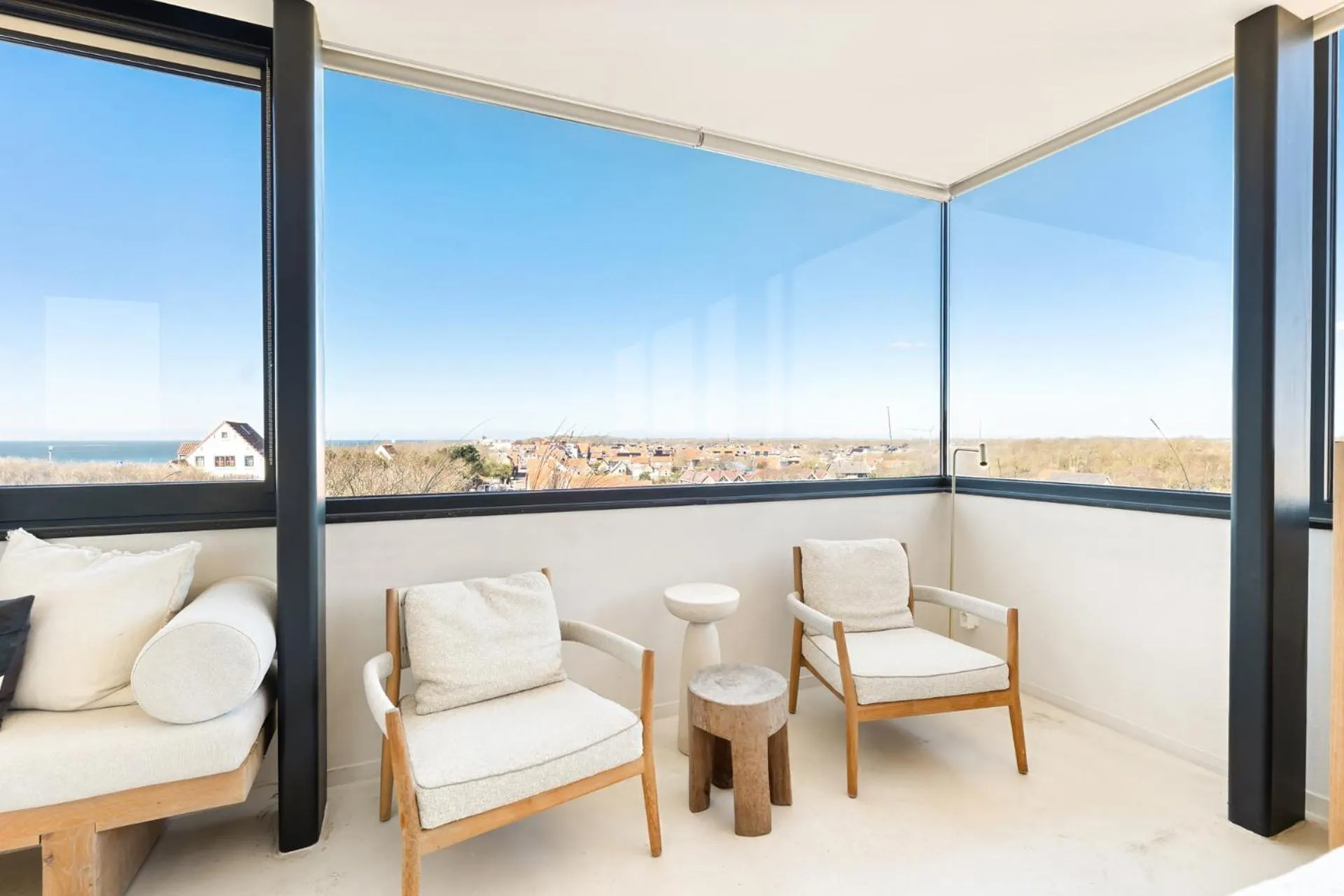 Seating area in Duinhotel Tien Torens