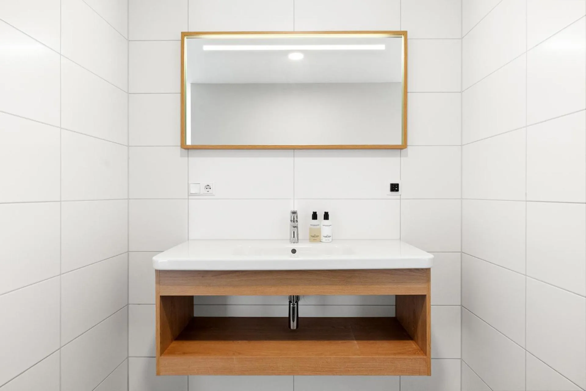 Bathroom in Duinhotel Tien Torens