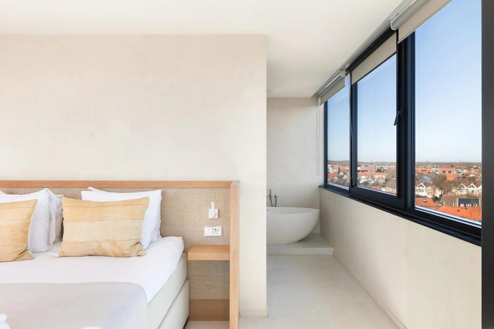 Bedroom, Bed in Duinhotel Tien Torens