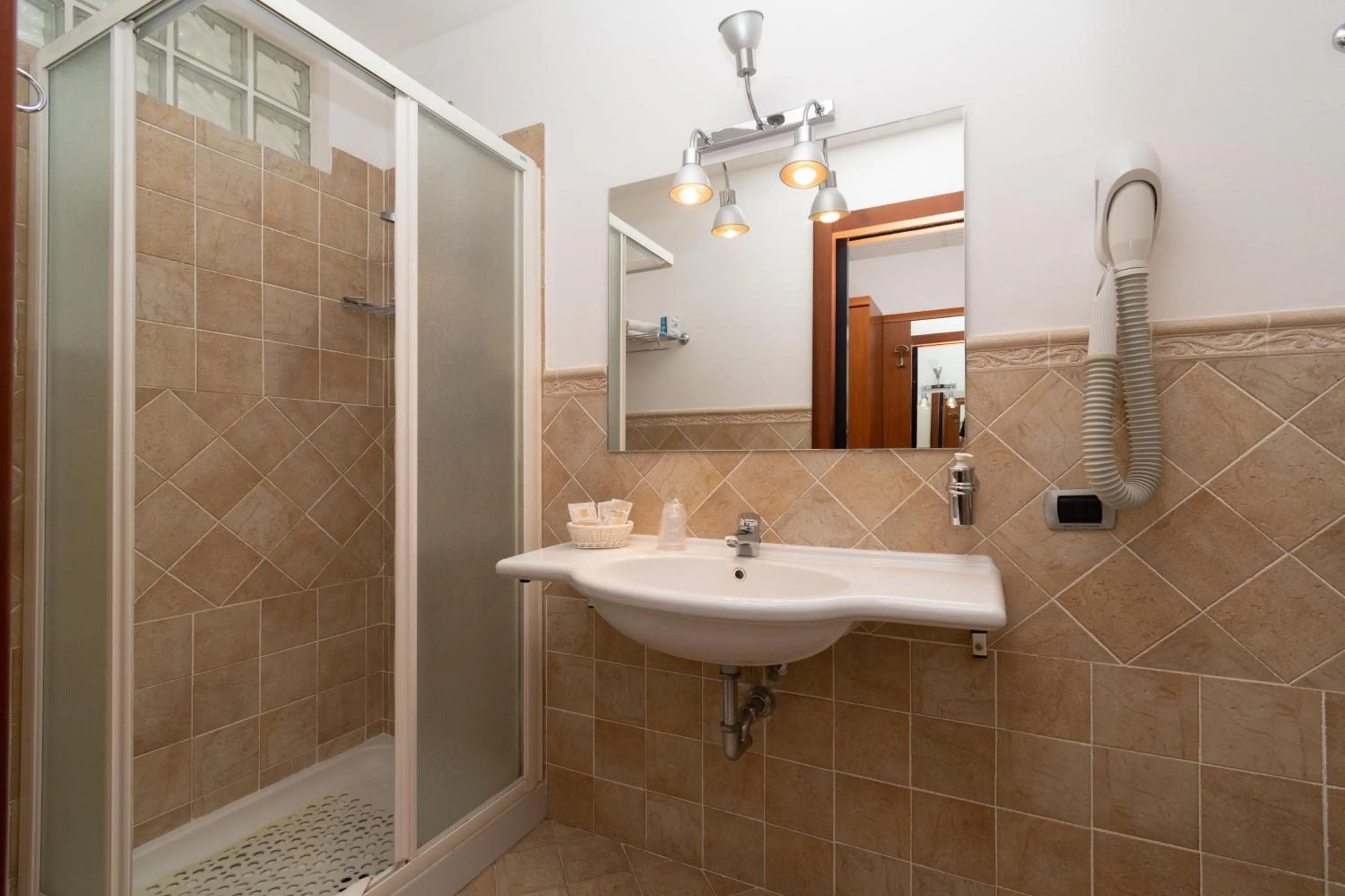 Toilet in Hotel La Sirenetta
