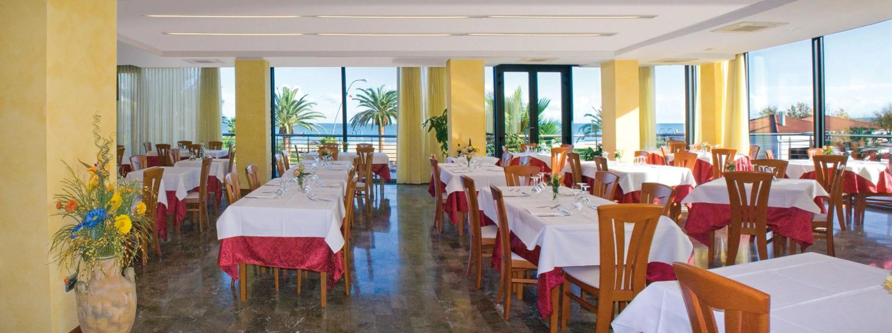 Restaurant/places to eat in Hotel La Sirenetta
