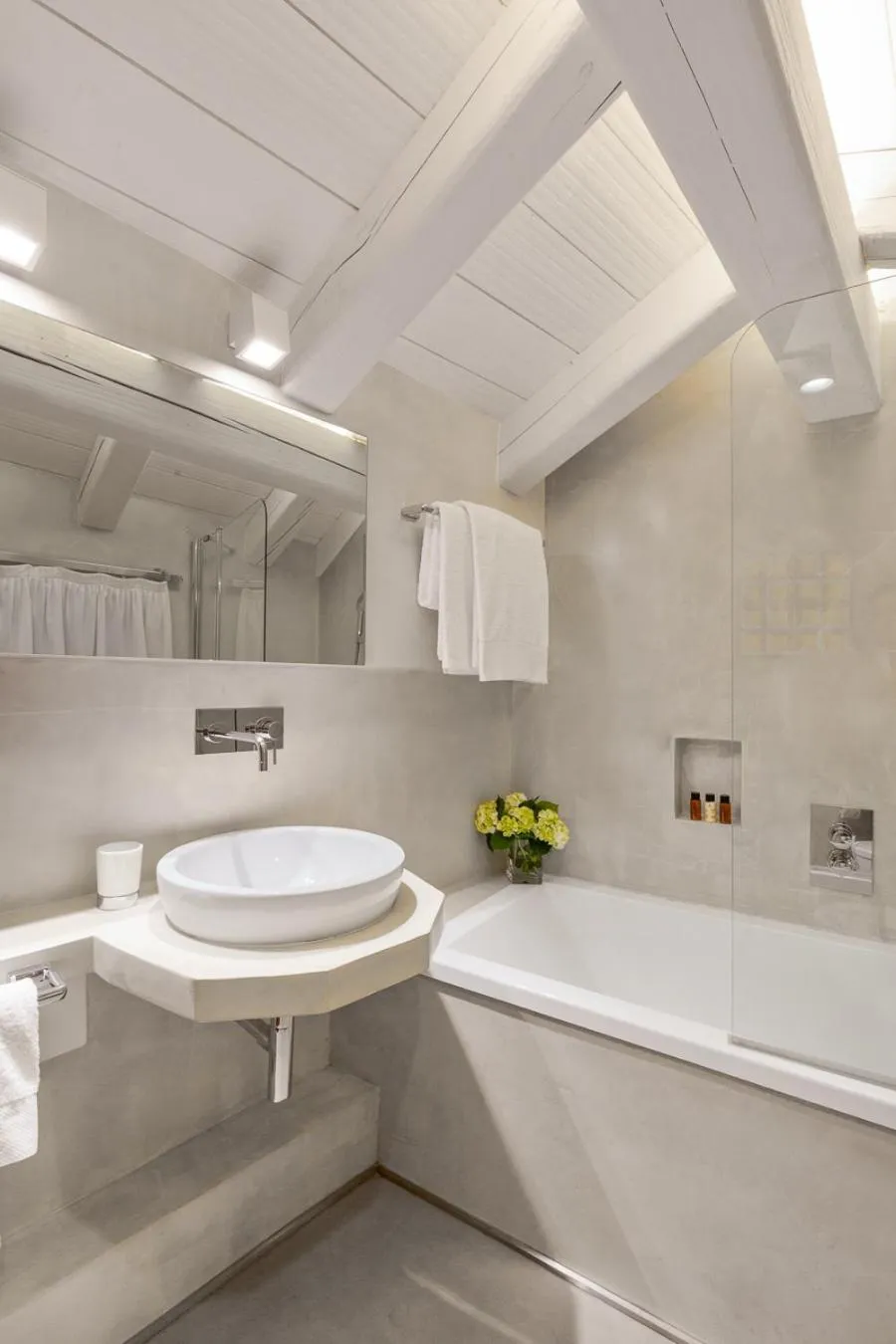 Bathroom in Hotel Pironi