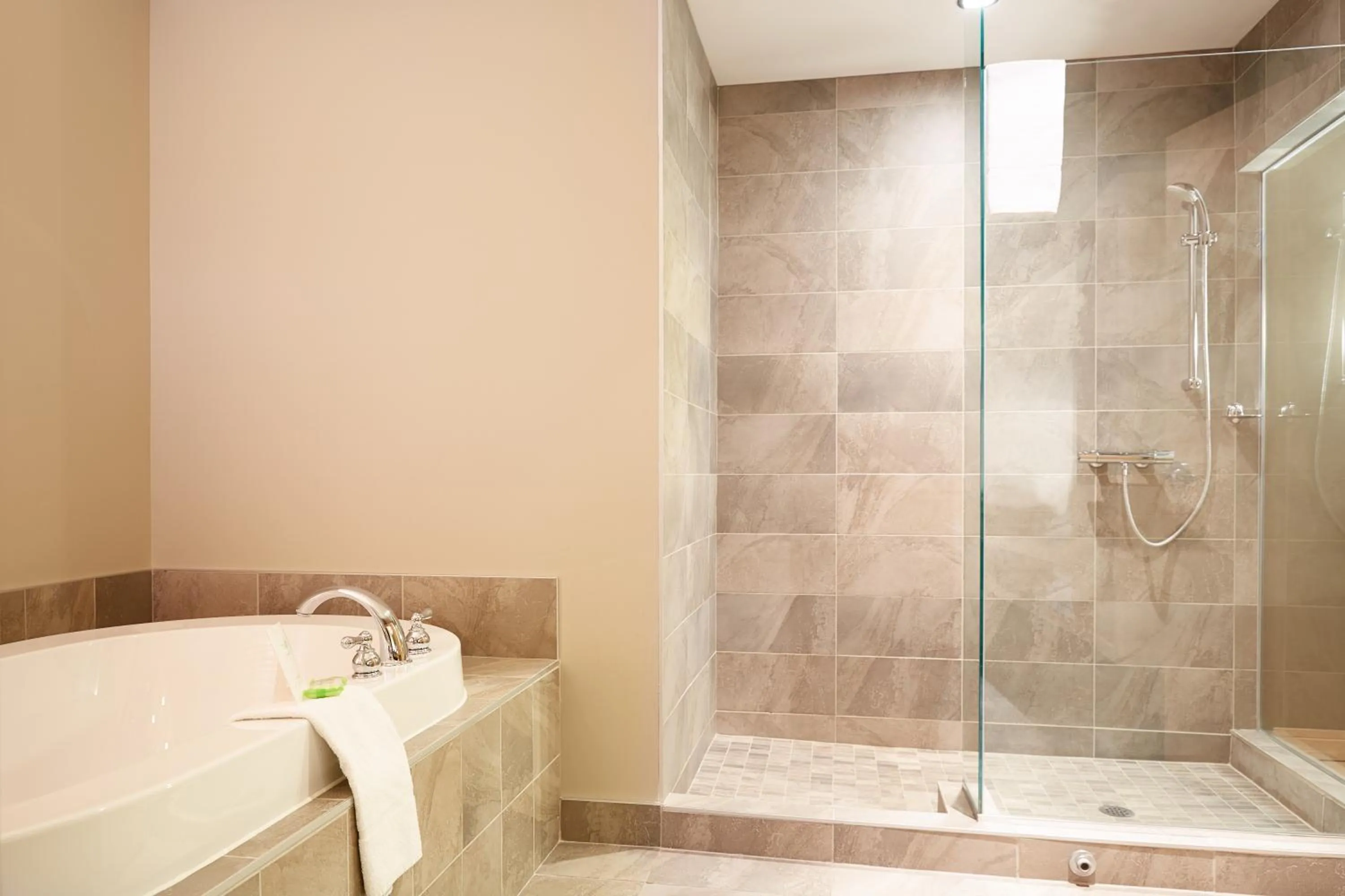 Bathroom in Le Dauphin St-Hyacinthe