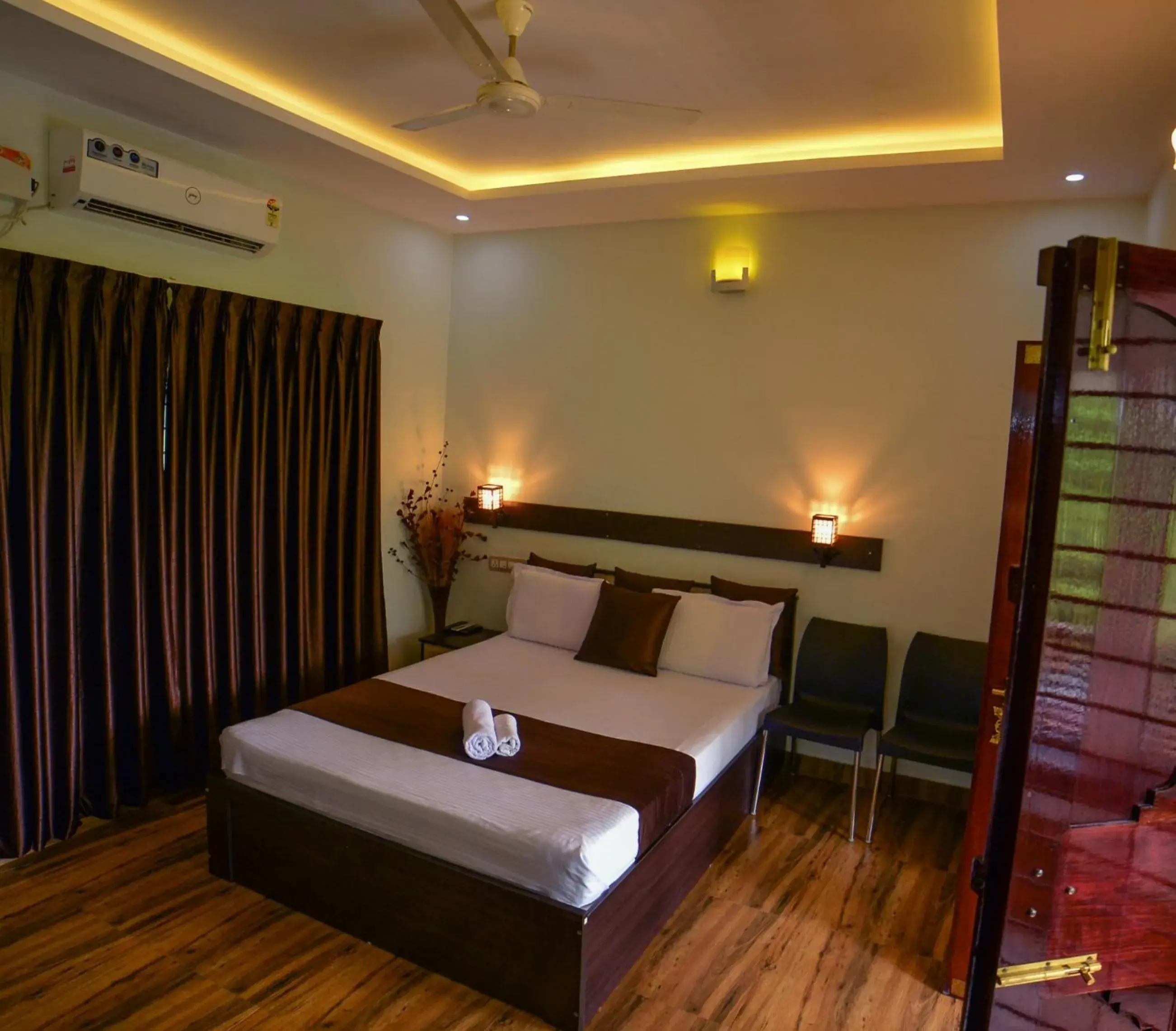 Double Room with Balcony in Amritham Holidays Homestay Trivandrum Double Room with Balcony in Amritham Holidays Homestay Trivandrum