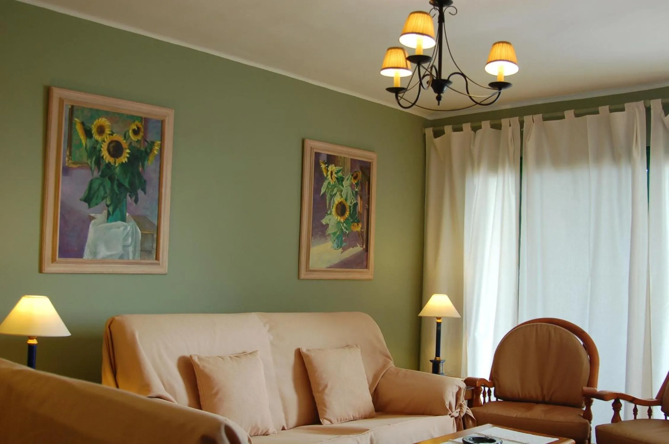 Photo of the whole room in Apartamentos Las Clacas