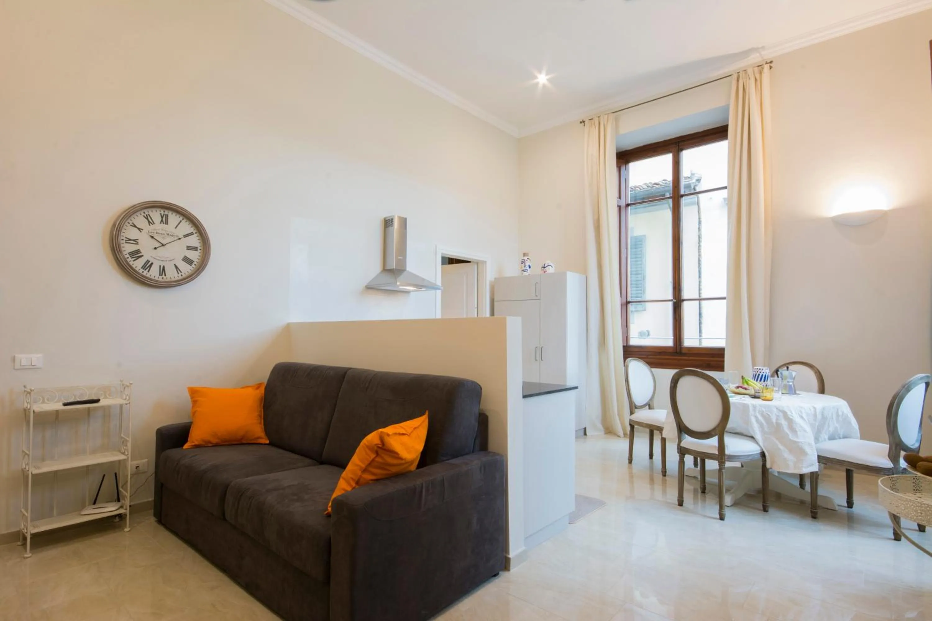 Kitchen or kitchenette in Iris Apartments by Mmega