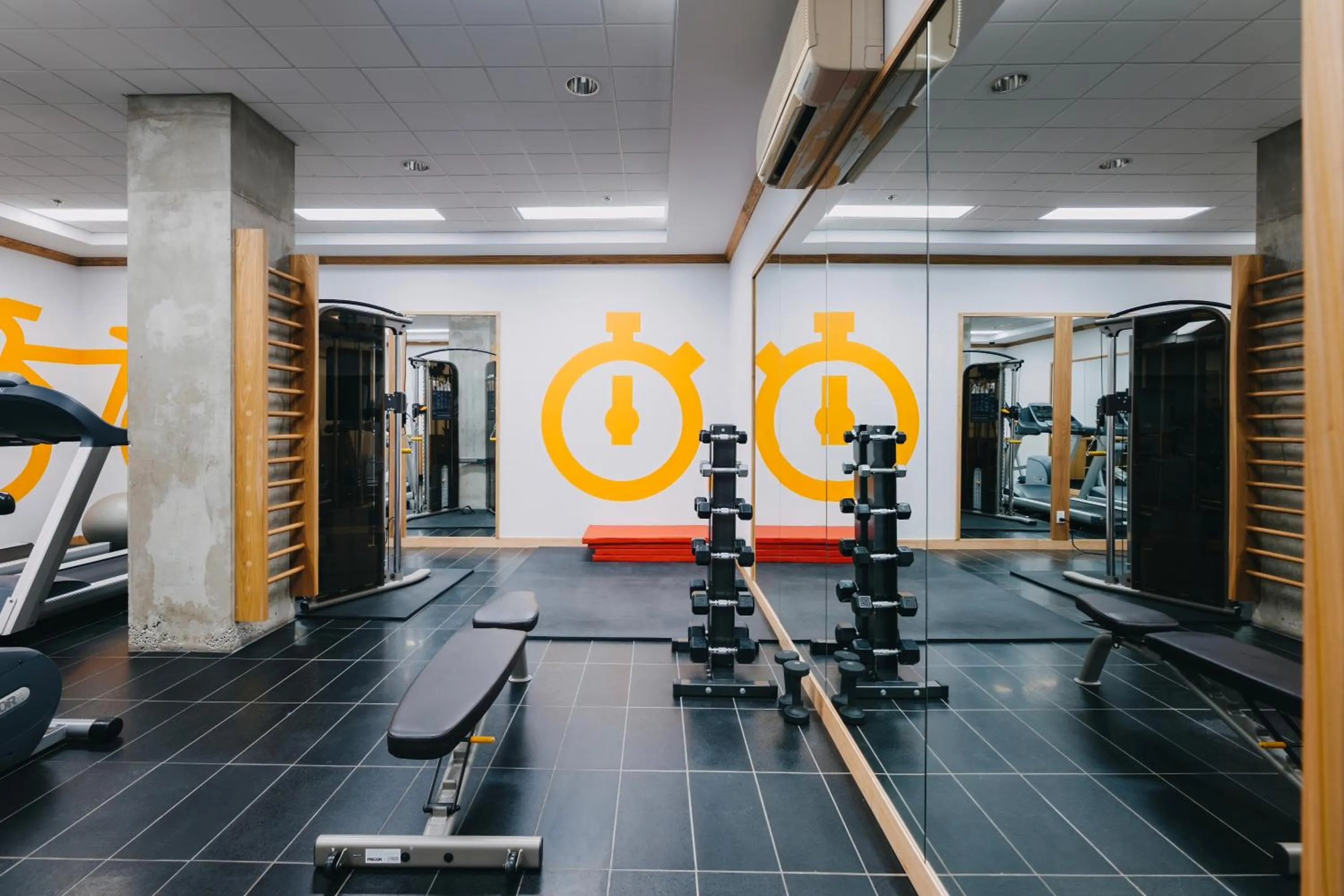 Fitness centre/facilities in Le Dauphin Montréal Centre-Ville