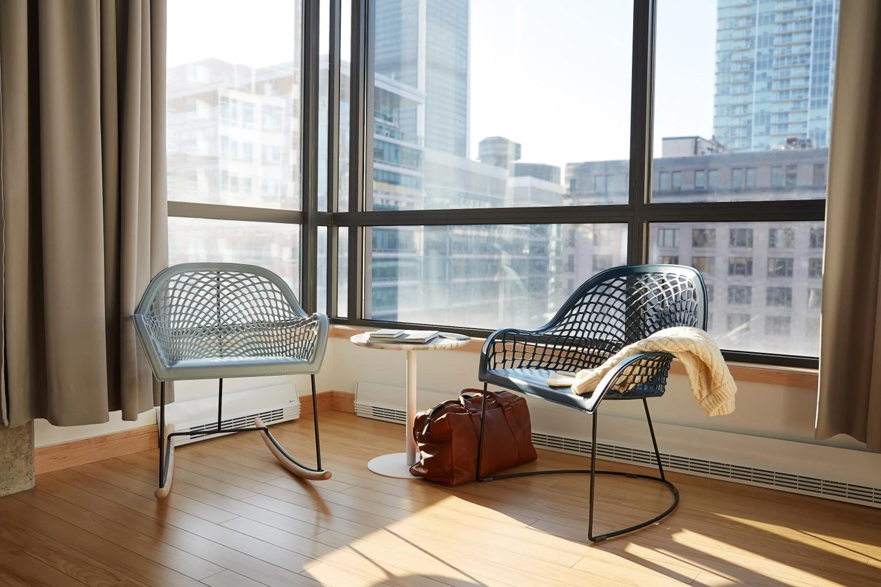 Bedroom in Le Dauphin Montréal Centre-Ville