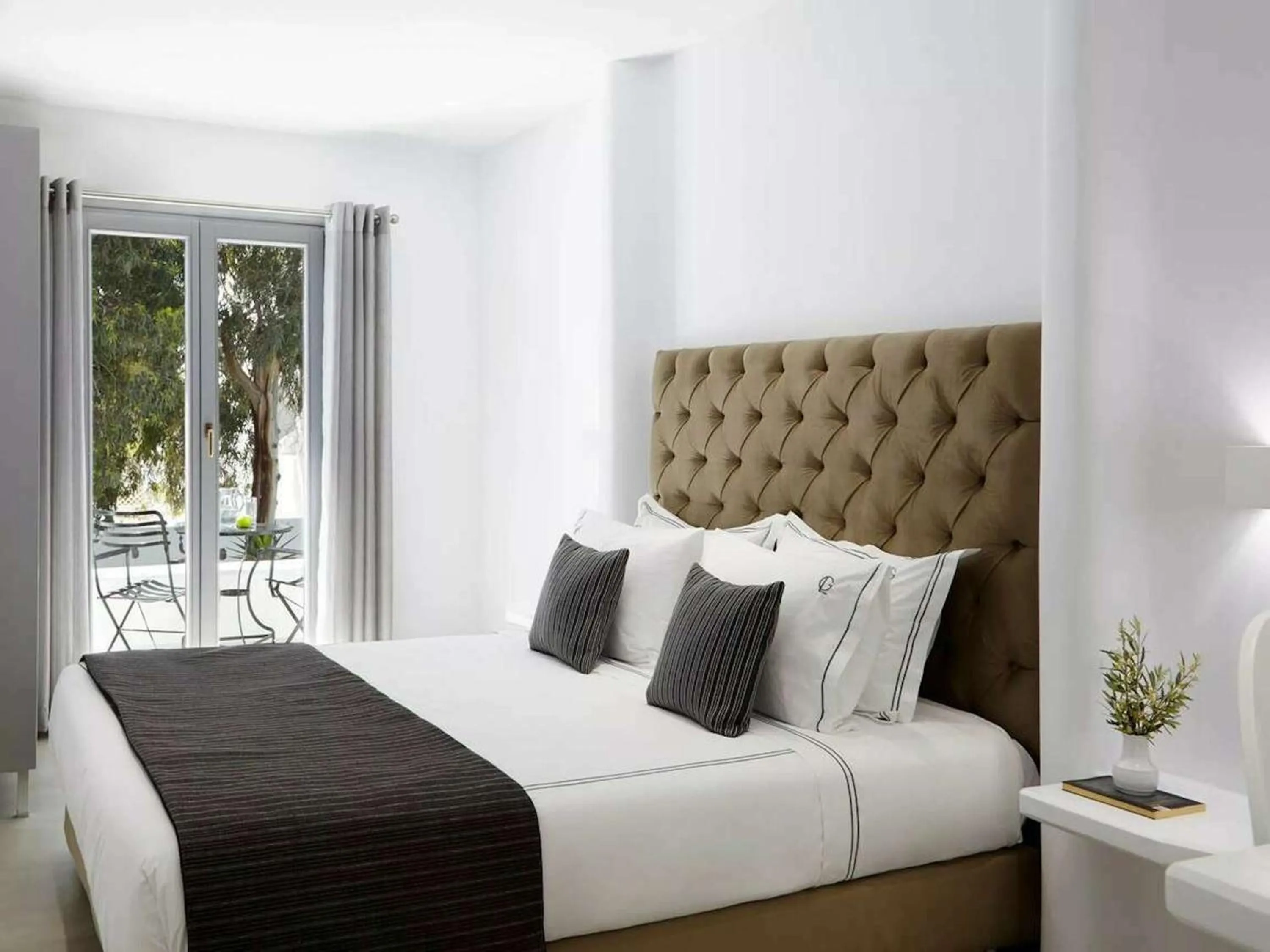 Bed in Kalisti Hotel & Suites