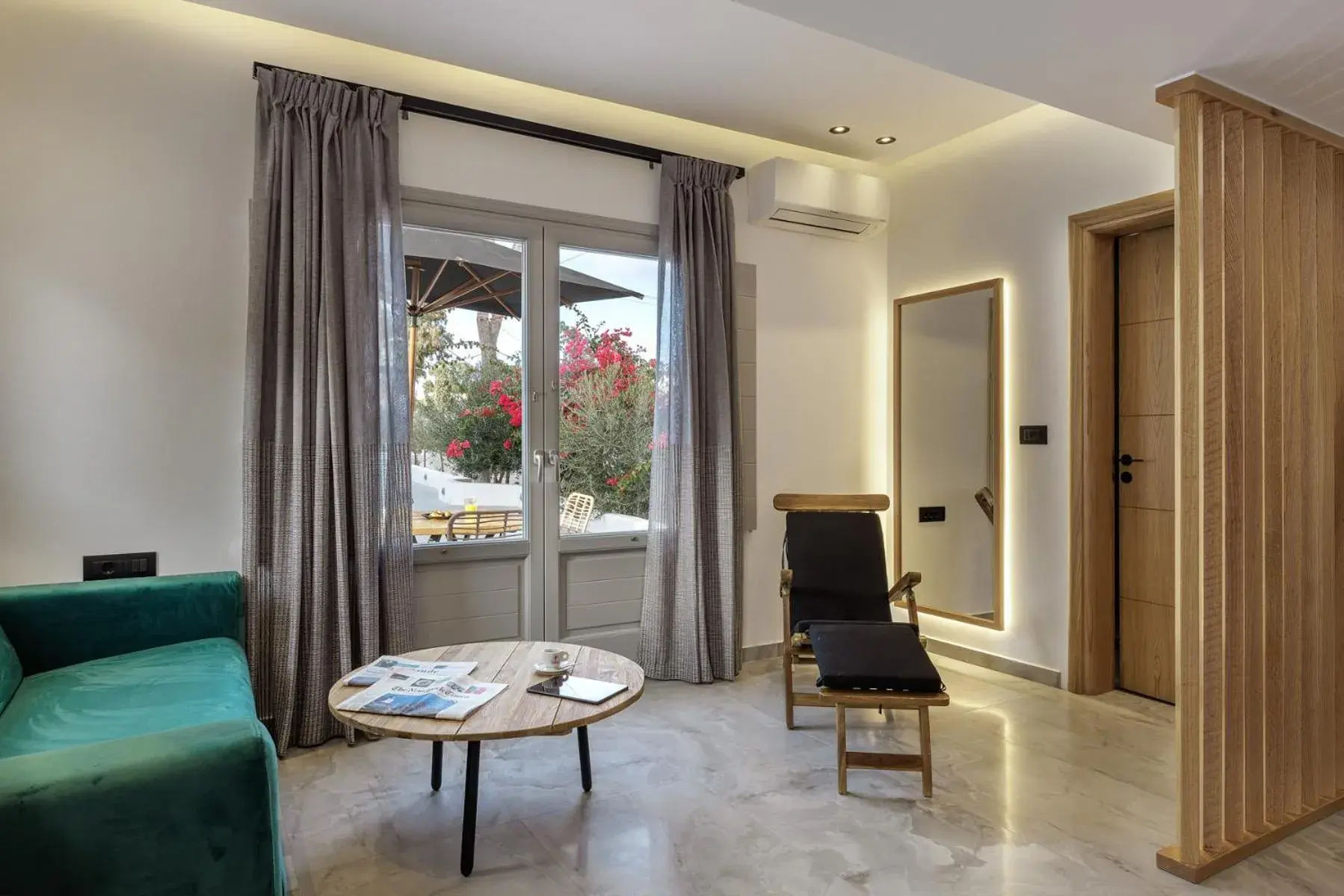 Living room in Kalisti Hotel & Suites Living room in Kalisti Hotel & Suites