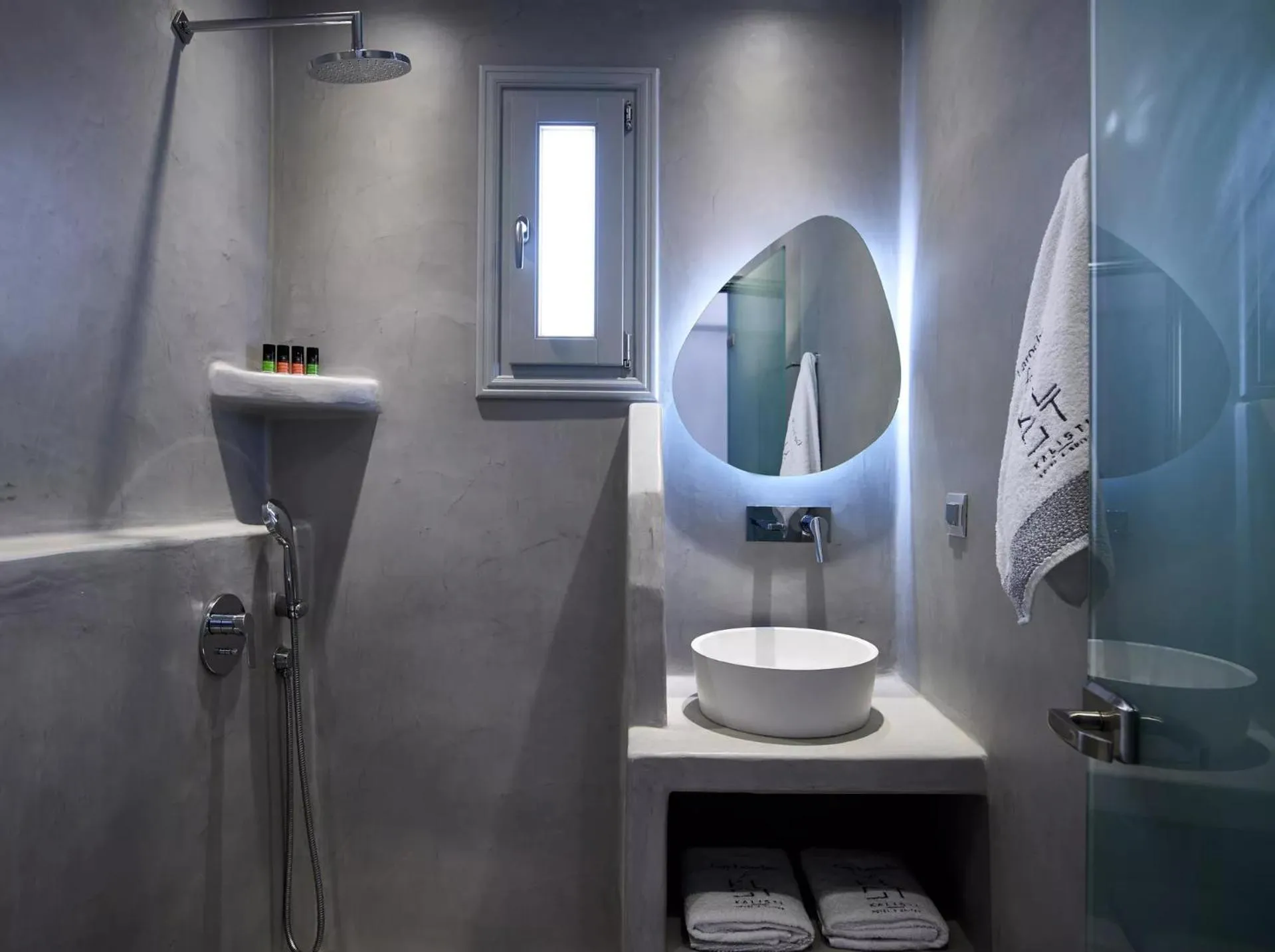 Bathroom in Kalisti Hotel & Suites