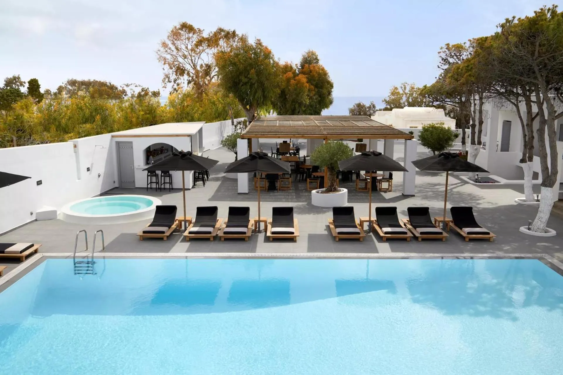 Swimming pool in Kalisti Hotel & Suites