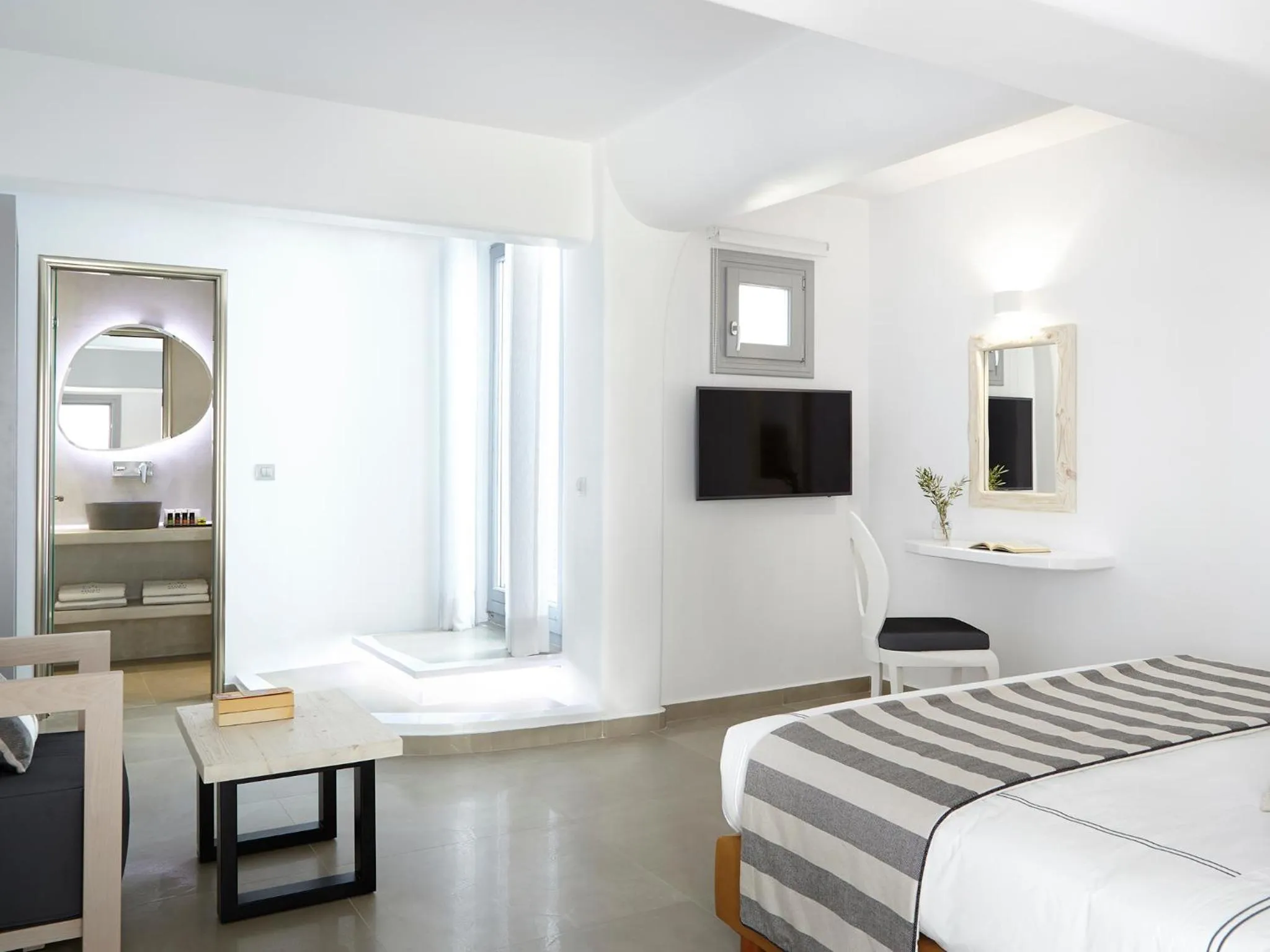 Bedroom, Bed in Kalisti Hotel & Suites