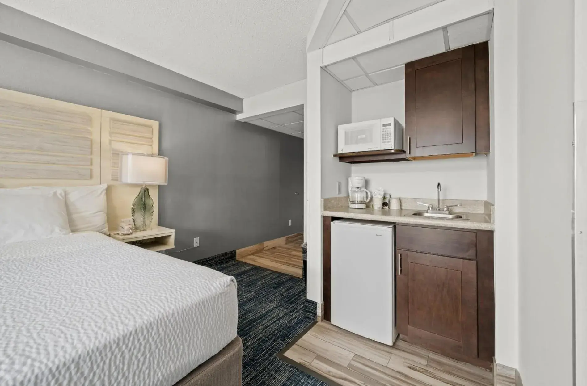 King Room in Hotel Monte Carlo Ocean City King Room in Hotel Monte Carlo Ocean City