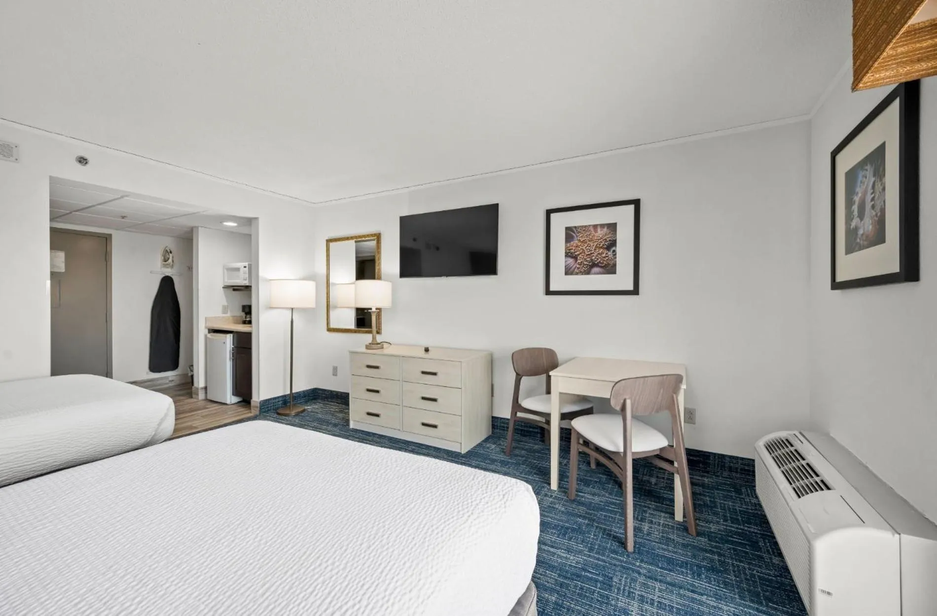 Photo of the whole room, Bed in Hotel Monte Carlo Ocean City