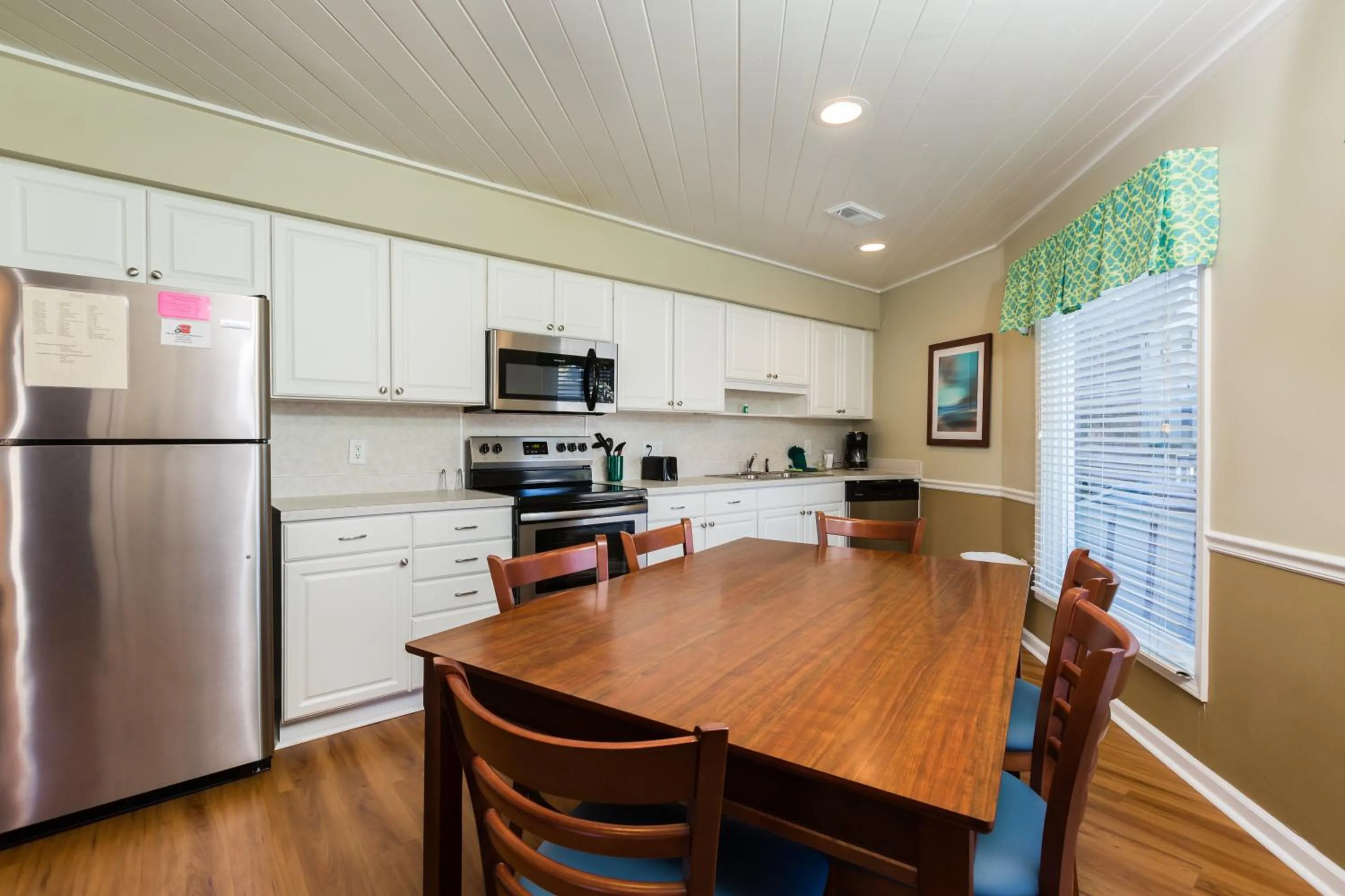 Kitchen or kitchenette in Country Club Villas