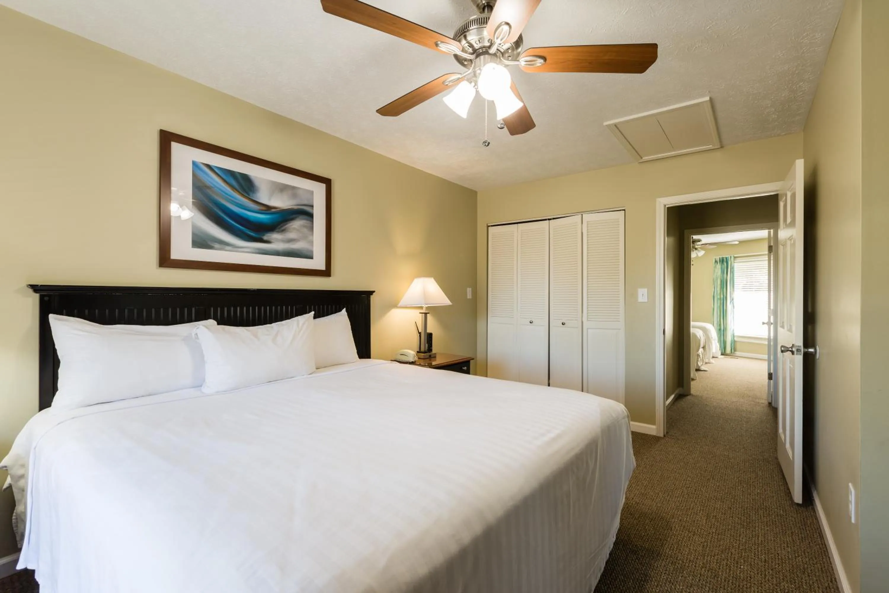 Bedroom, Bed in Country Club Villas