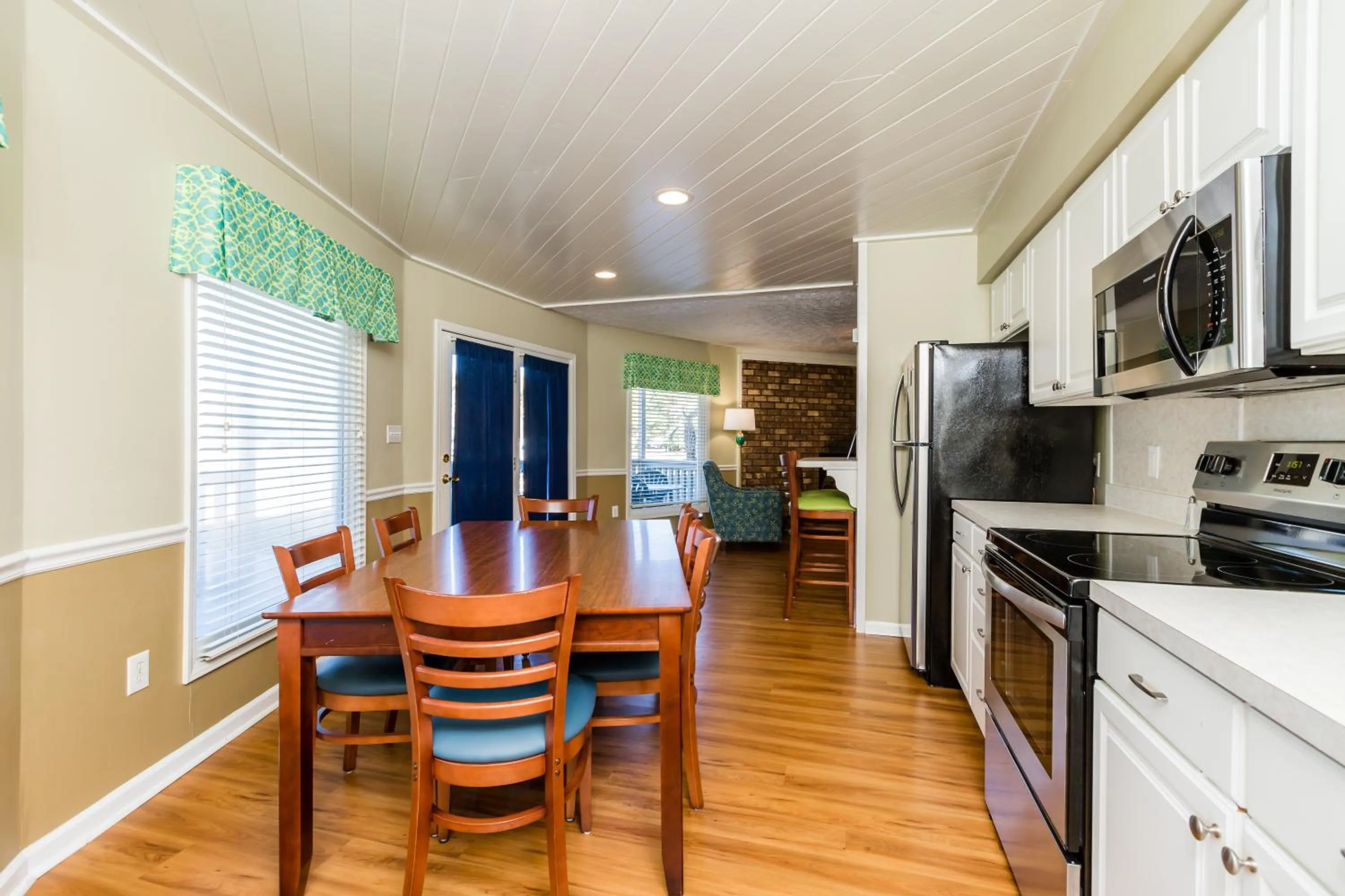 Kitchen or kitchenette in Country Club Villas