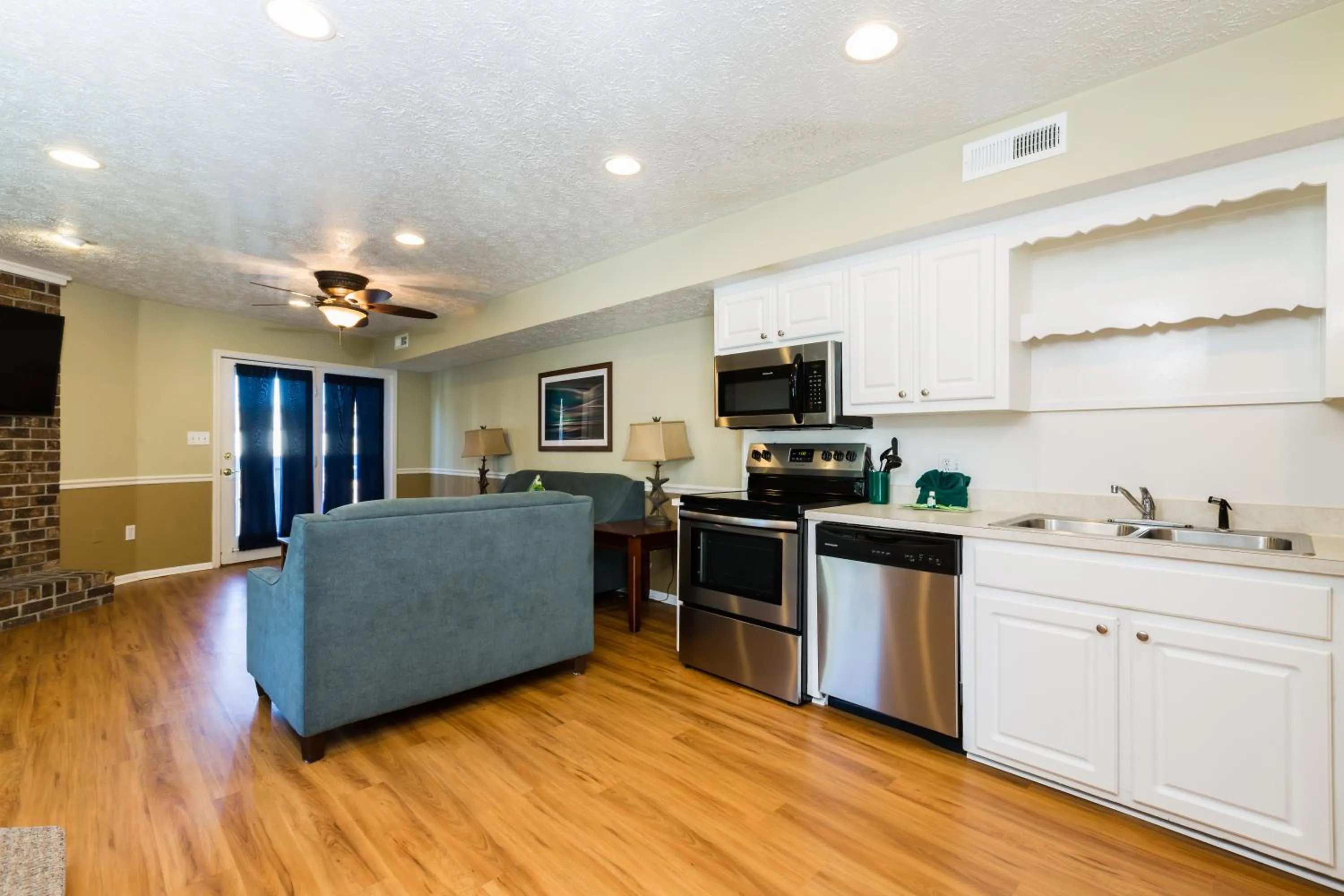 Kitchen or kitchenette in Country Club Villas