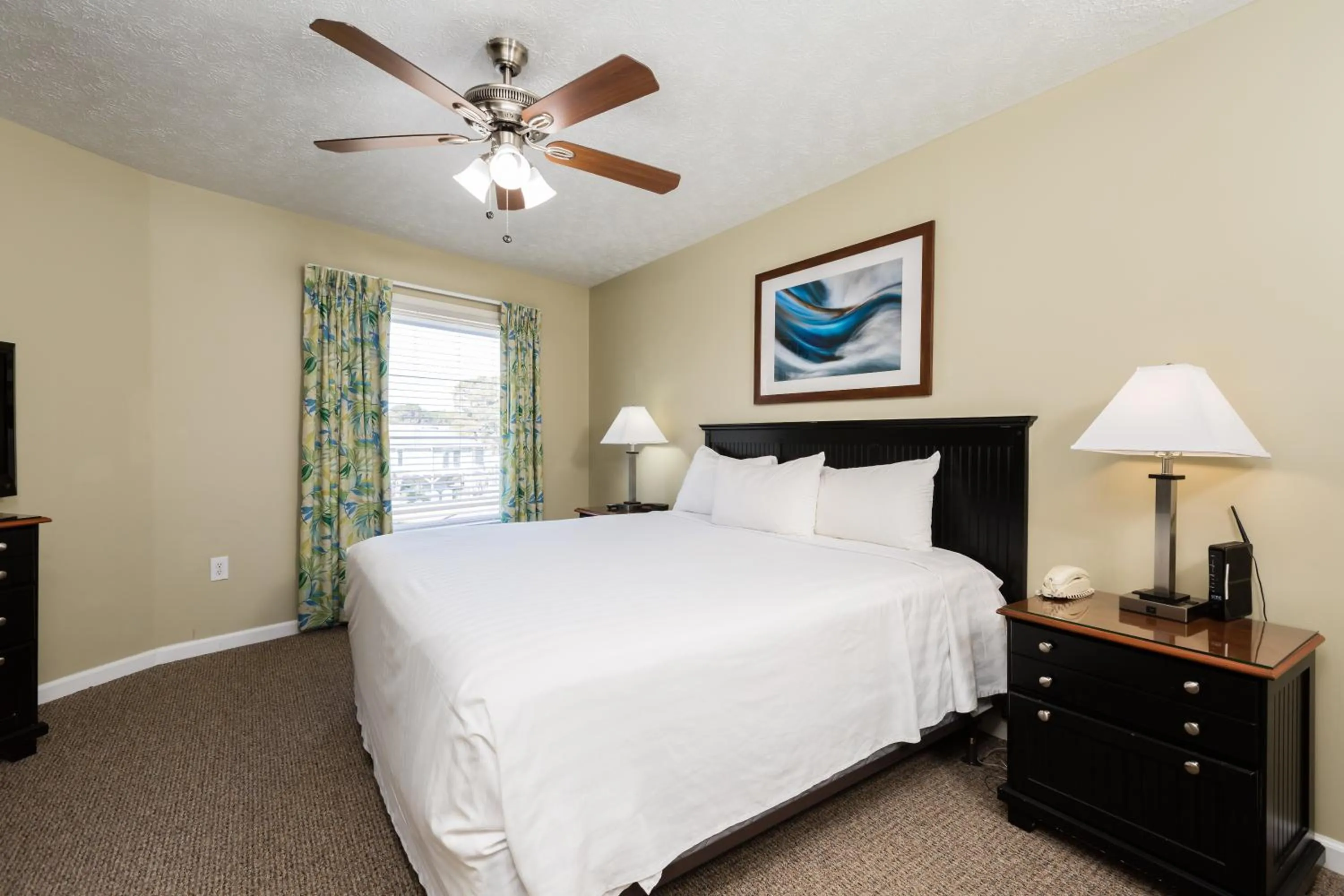 Bedroom, Bed in Country Club Villas