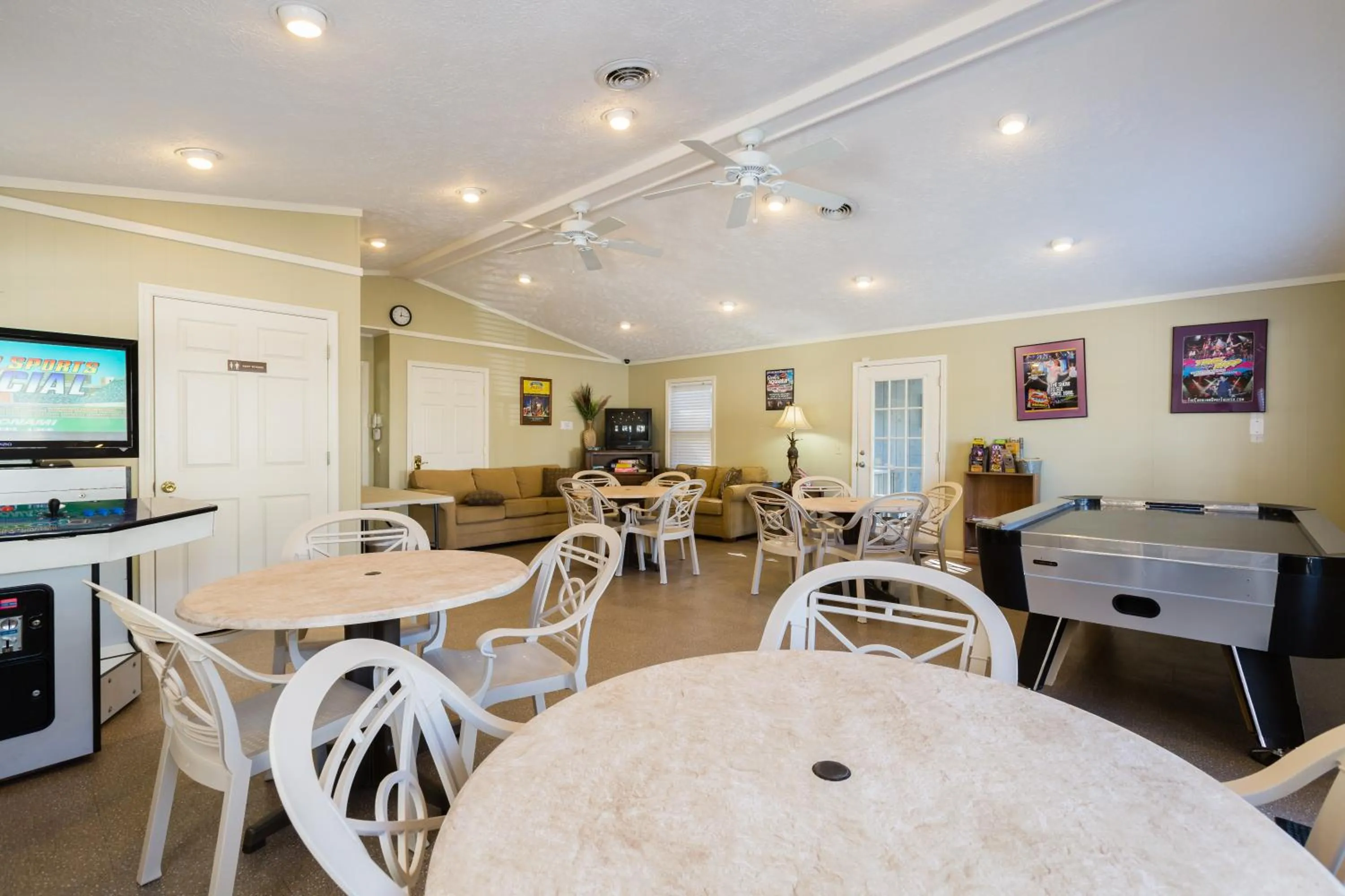 Communal lounge/ TV room in Country Club Villas