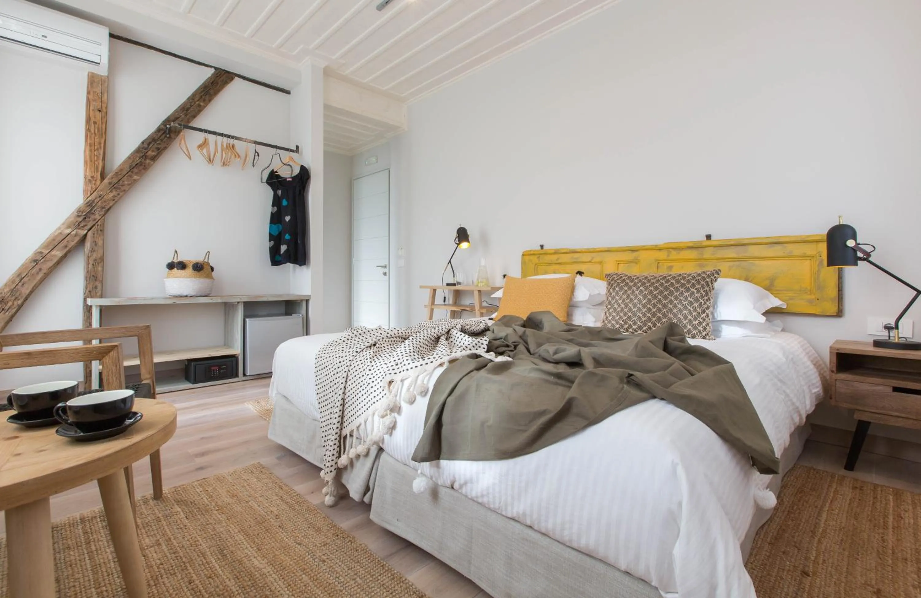 Photo of the whole room, Bed in Amymone Suites